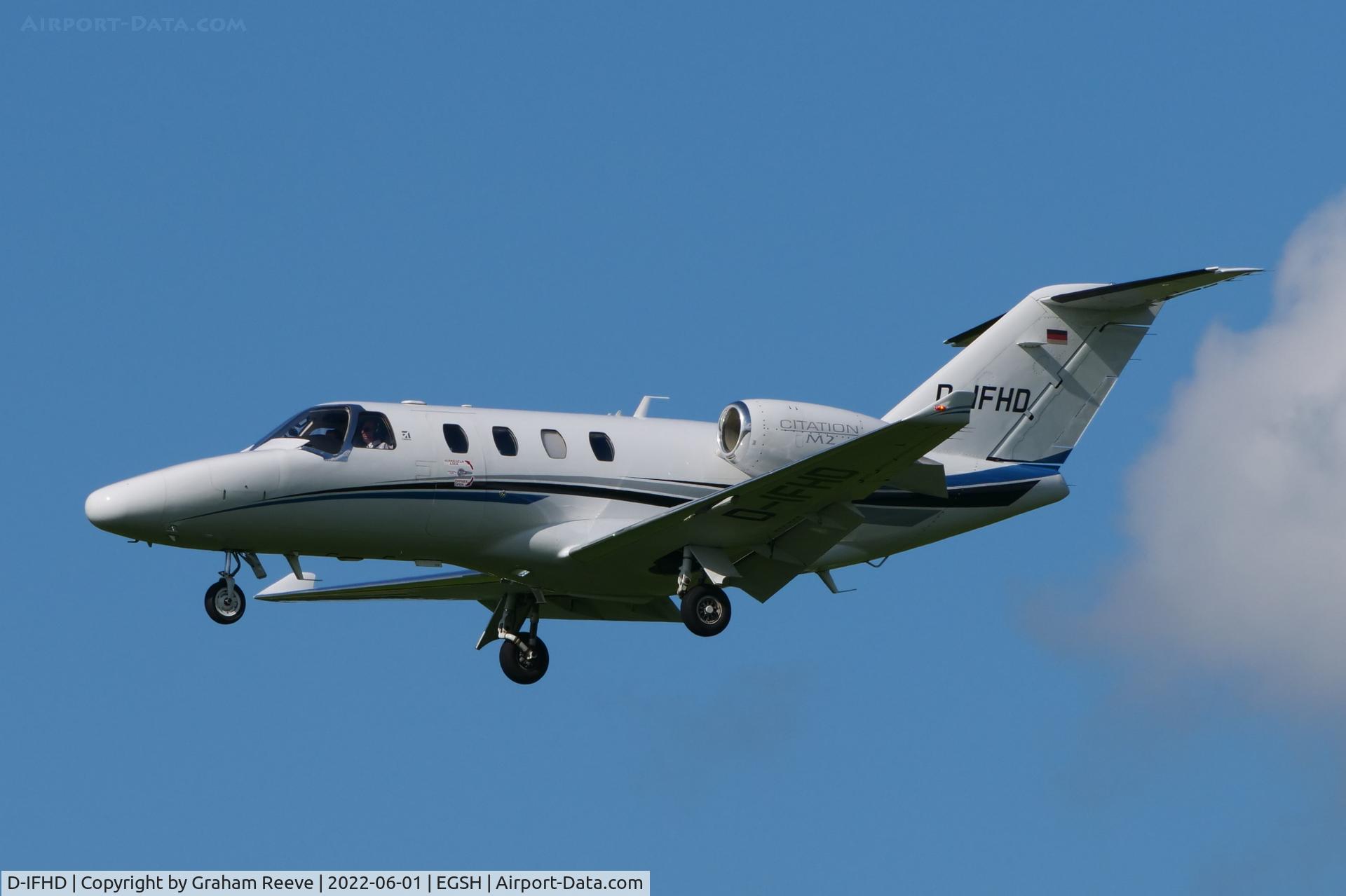 D-IFHD, 2015 Cessna 525 Citation M2 C/N 525-0885, Landing at Norwich.