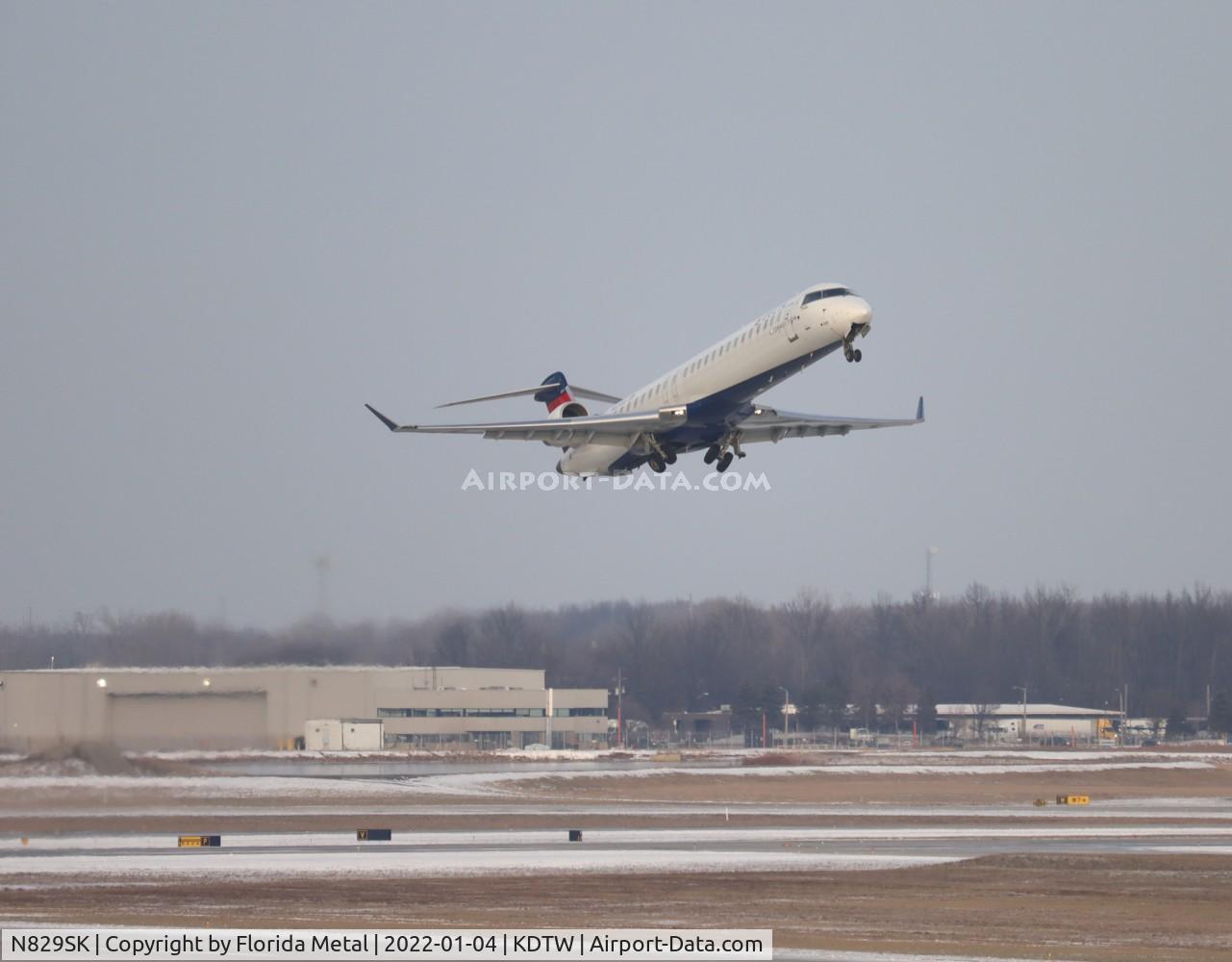 N829SK, 2018 Bombardier CRJ-900 C/N 15452, DTW 2022