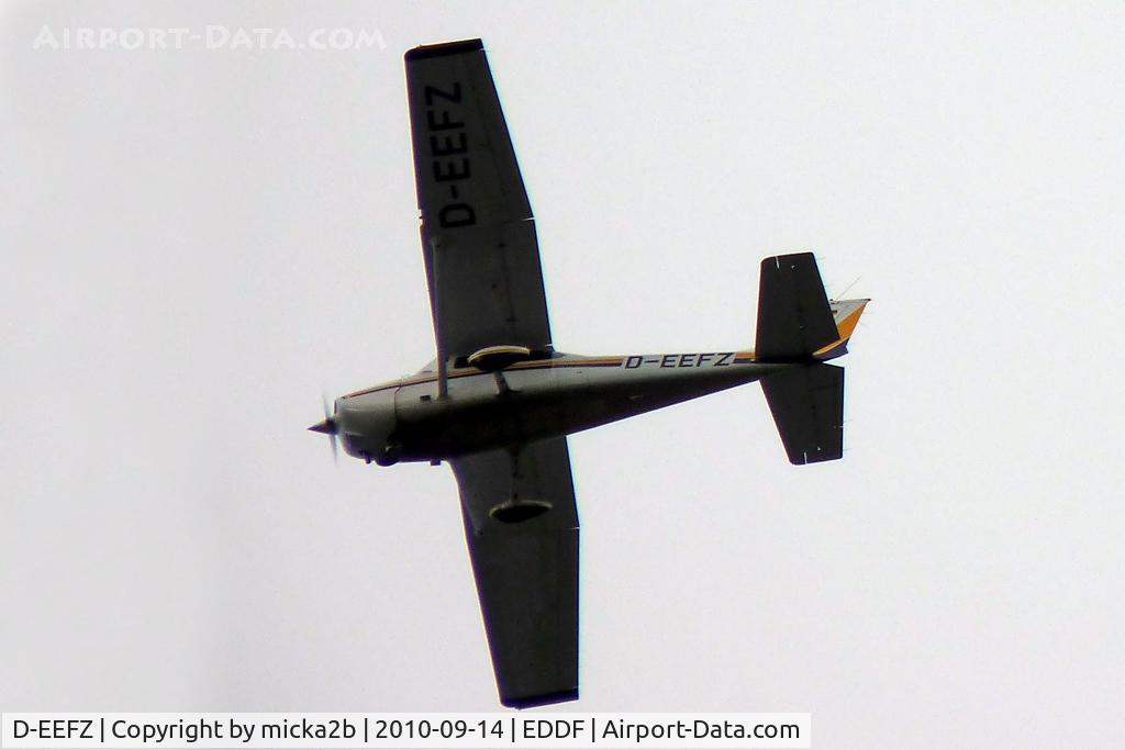 D-EEFZ, Cessna 172R C/N 17280341, In flight