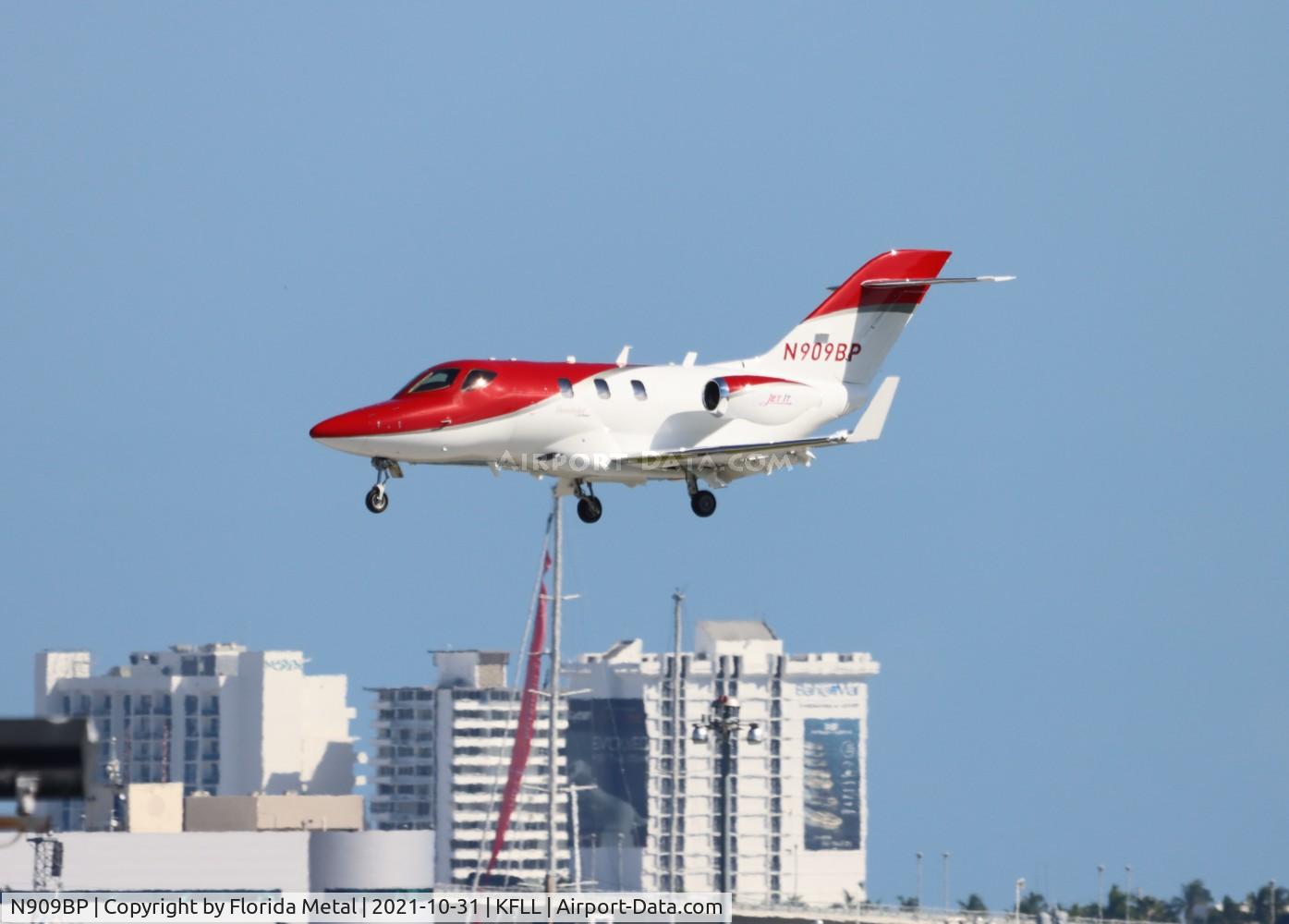 N909BP, 2017 Honda HA-420 HondaJet C/N 42000099, FLL 2021
