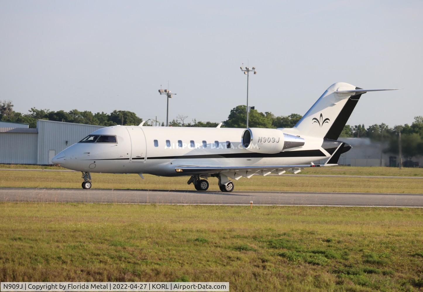 N909J, 2017 Bombardier Challenger 650 (CL-600-2B16) C/N 6102, ORL 2022