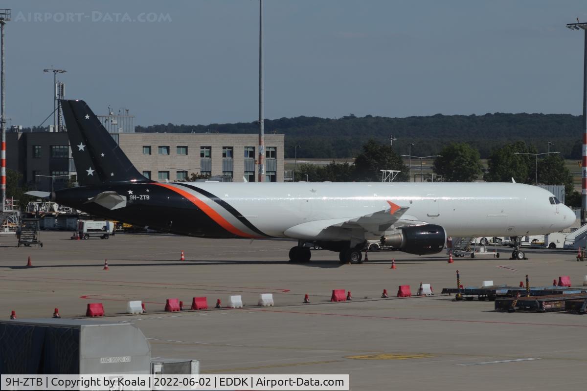 9H-ZTB, 2000 Airbus A321-211 C/N 1238, Operations mostly during the night