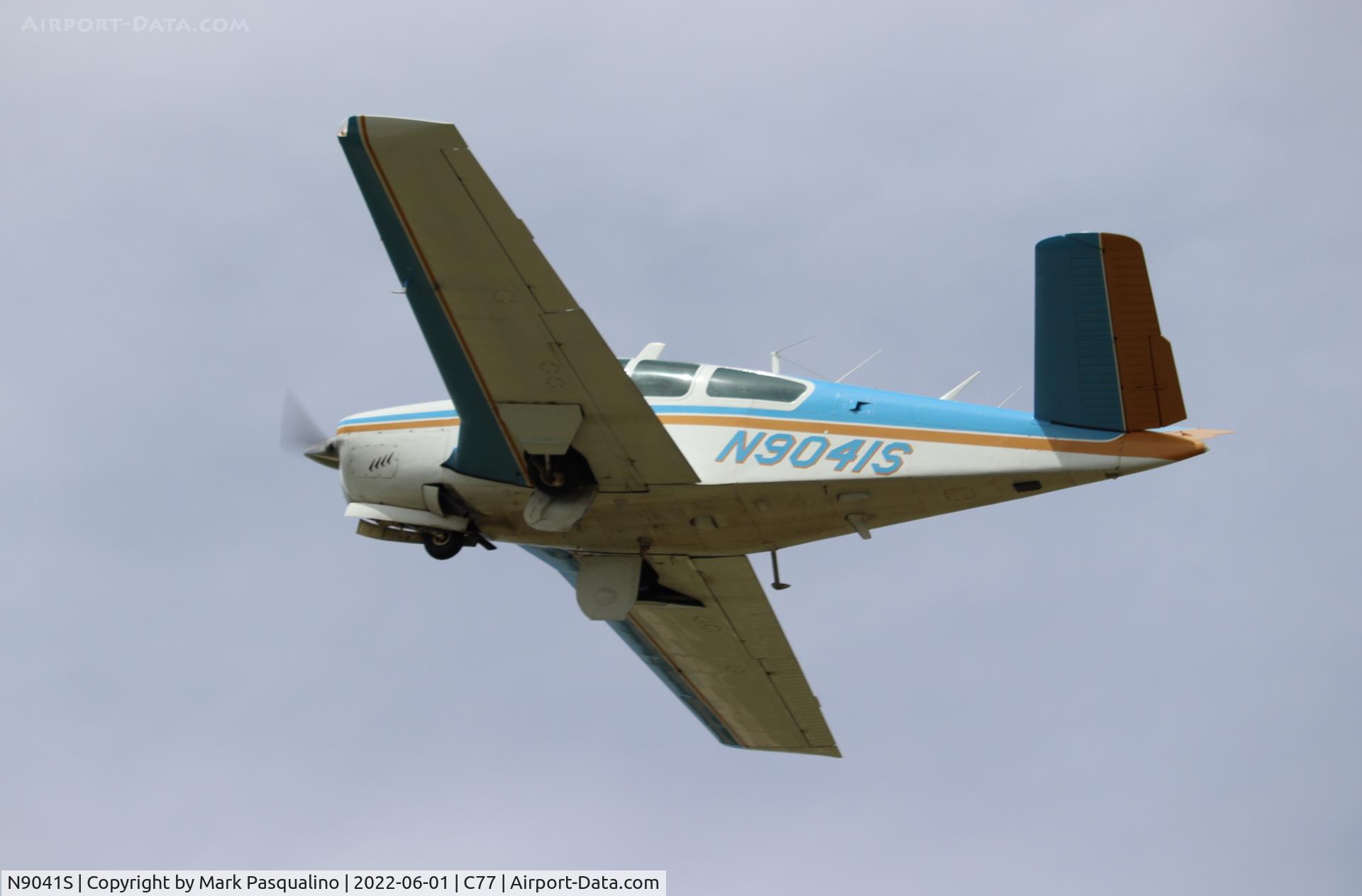 N9041S, 1965 Beech S35 Bonanza C/N D-7963, Beech S35