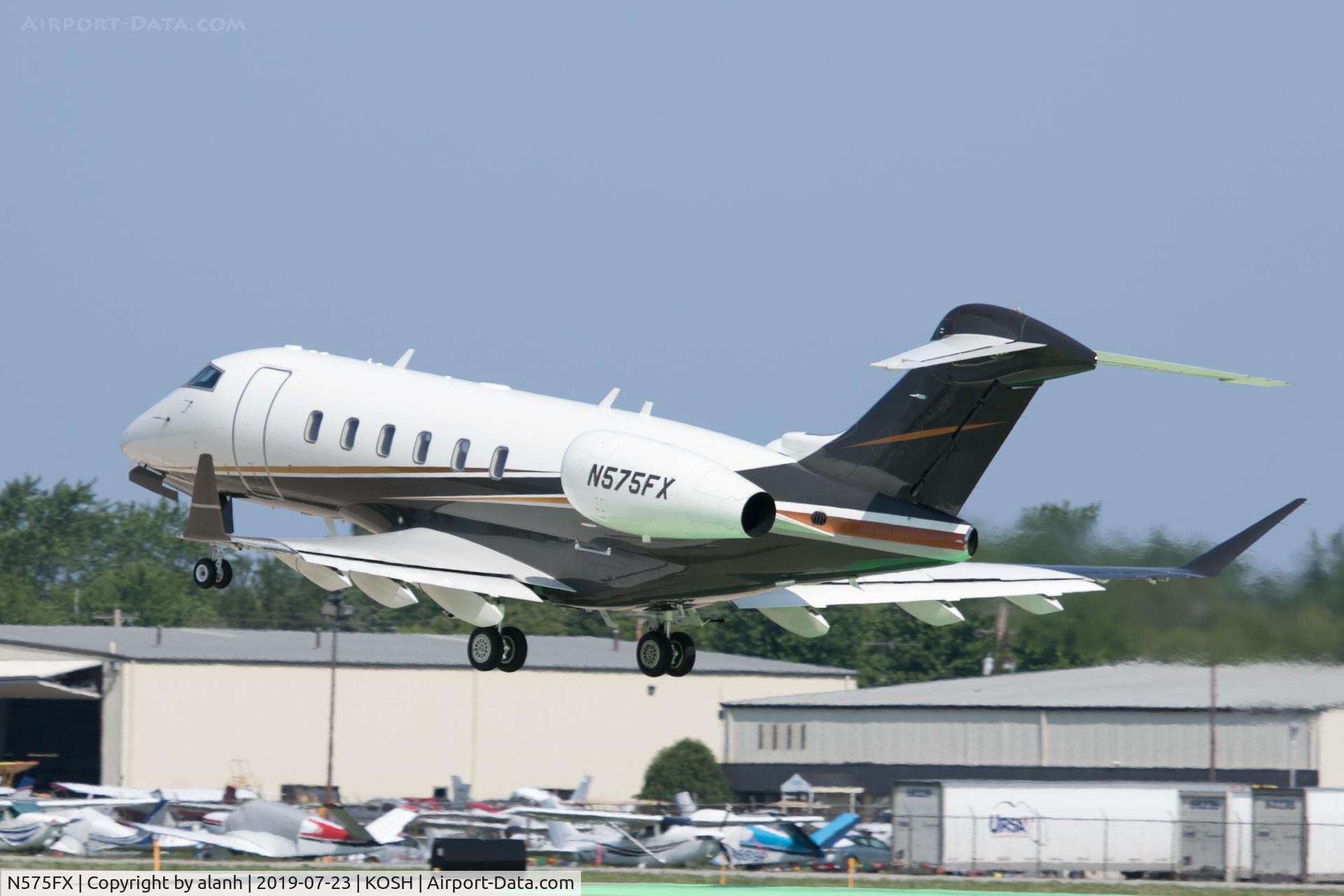 N575FX, 2015 Bombardier Challenger 300 (BD-100-1A10) C/N 20578, Departure during AirVenture 2019