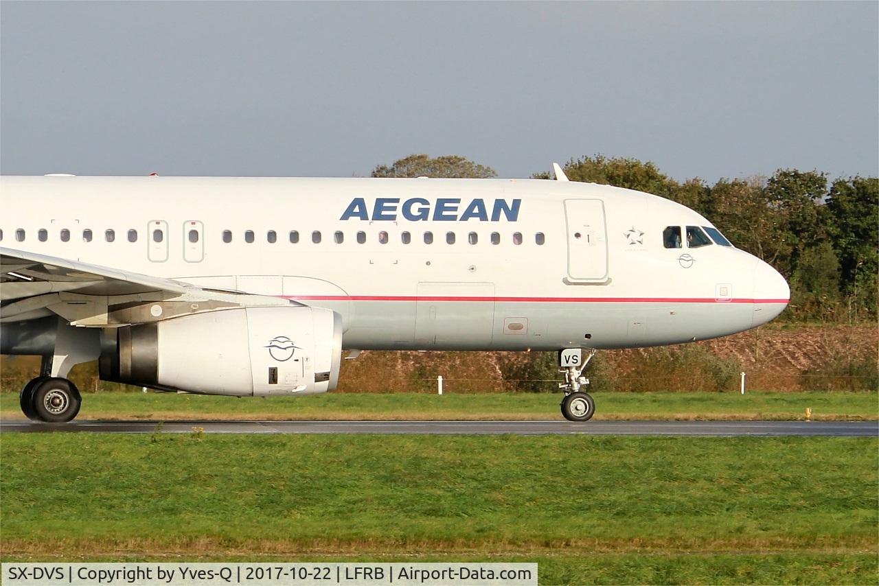 SX-DVS, 2008 Airbus A320-232 C/N 3709, Airbus A320-232, Taxiing to holding point rwy 25L, Brest-Bretagne airport (LFRB-BES)