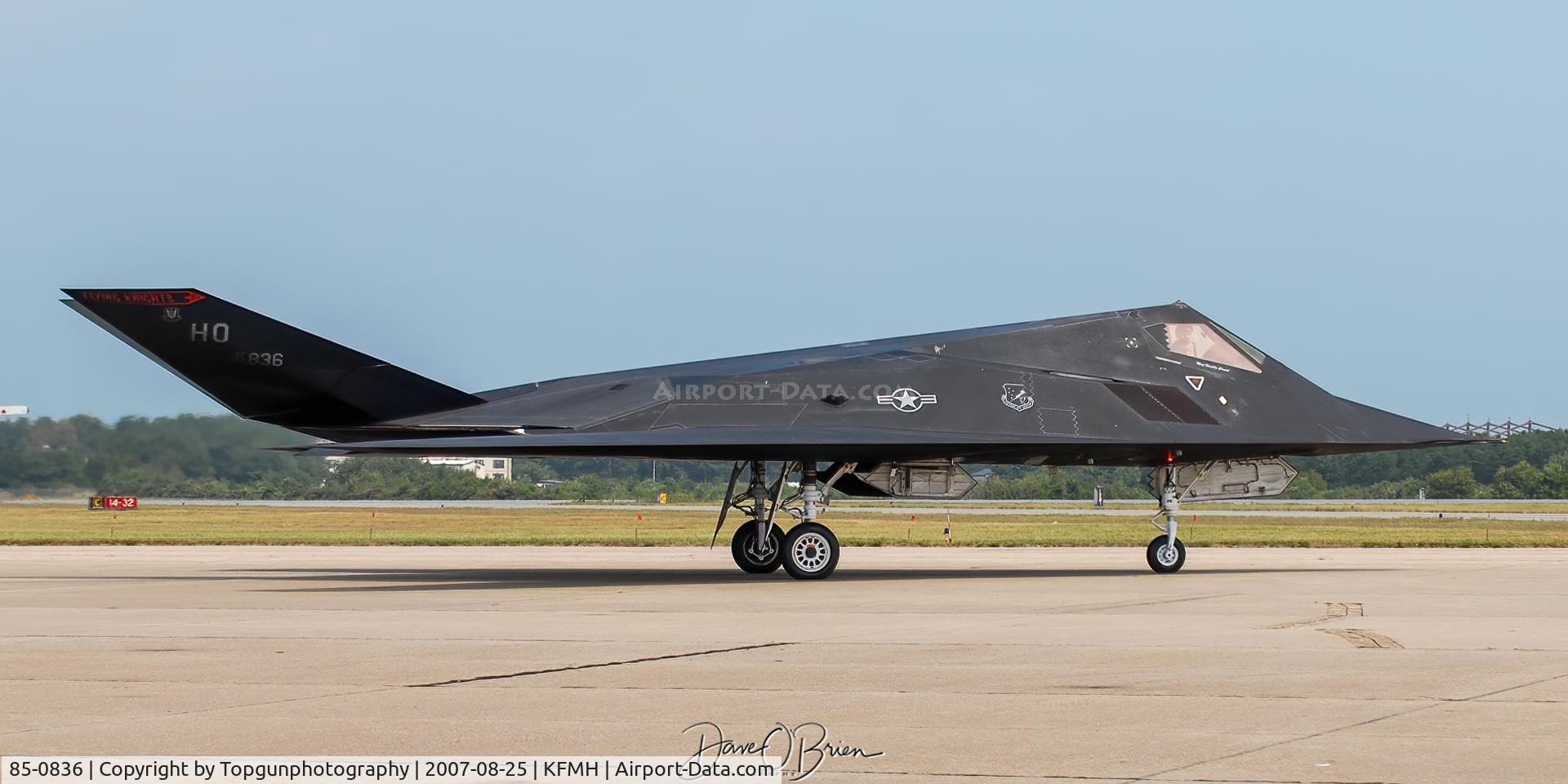 85-0836, 1985 Lockheed F-117A Nighthawk C/N A.4058, F-117 Demo taxing out