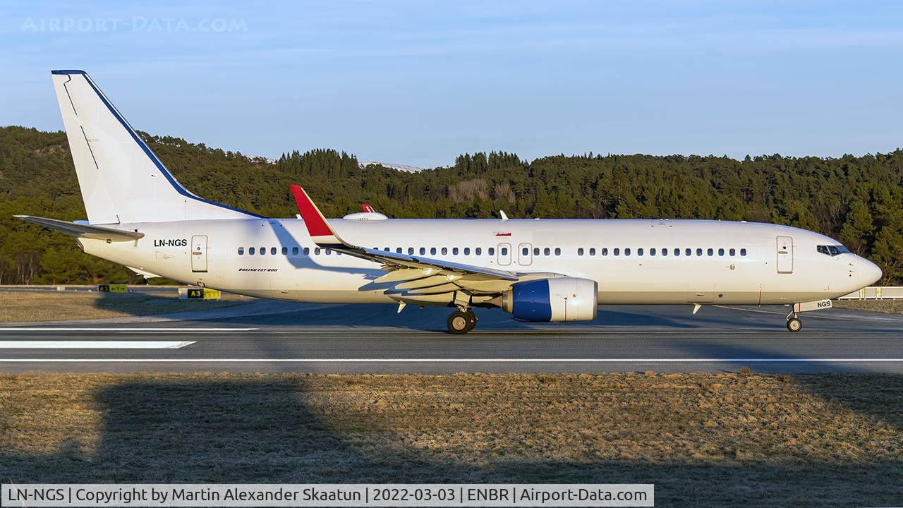 LN-NGS, 2014 Boeing 737-8JP C/N 39029, Takeoff rwy. 17.