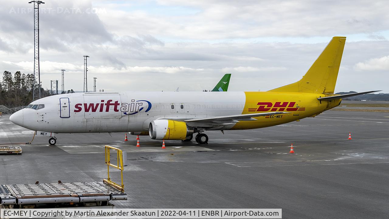 EC-MEY, 1991 Boeing 737-476(SF) C/N 24438, Parked at the ramp.