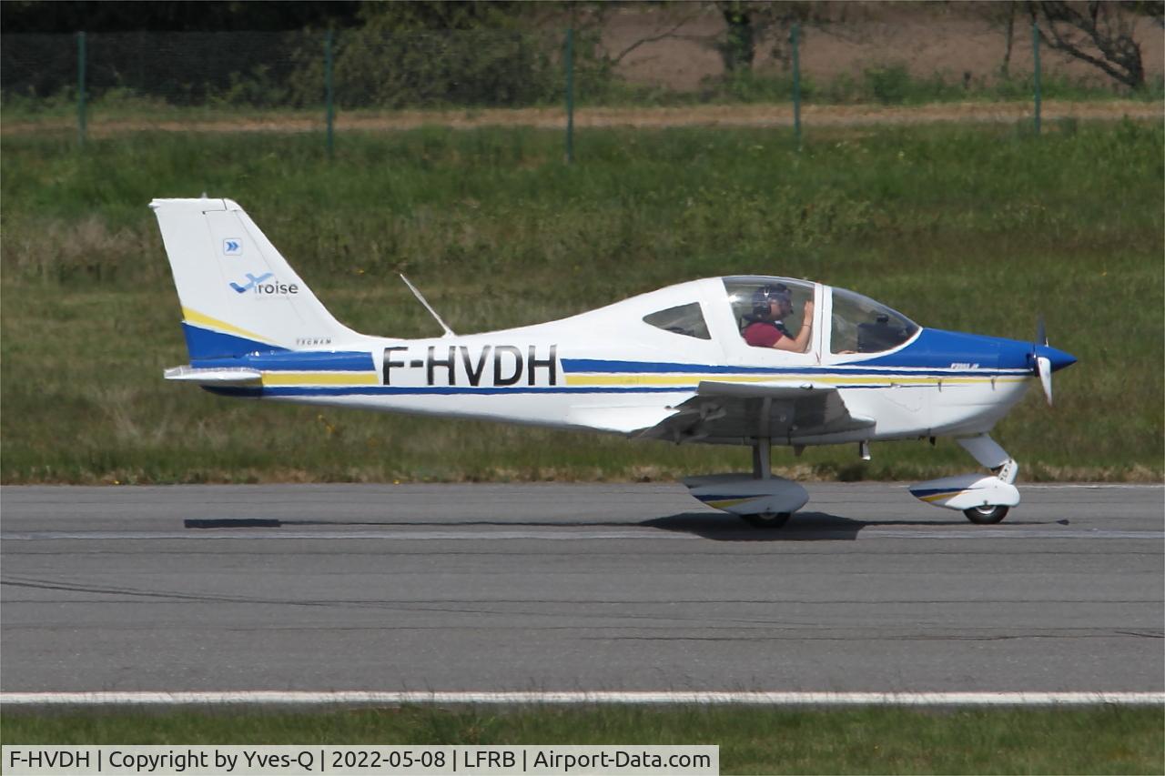 F-HVDH, Tecnam P2002-JF Sierra C/N Not found F-HVDH, Tecnam P2002 JF, Landing rwy 07R, Brest-Bretagne Airport (LFRB-BES)