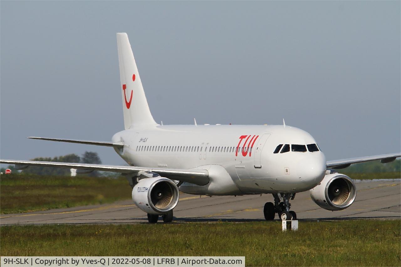 9H-SLK, 2002 Airbus A320-214 C/N 1725, Airbus A320-214, Taxiing to boarding area, Brest-Bretagne Airport (LFRB-BES)