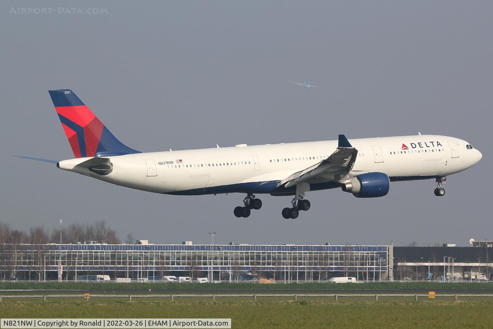 N821NW, 2007 Airbus A330-323 C/N 0865, at spl