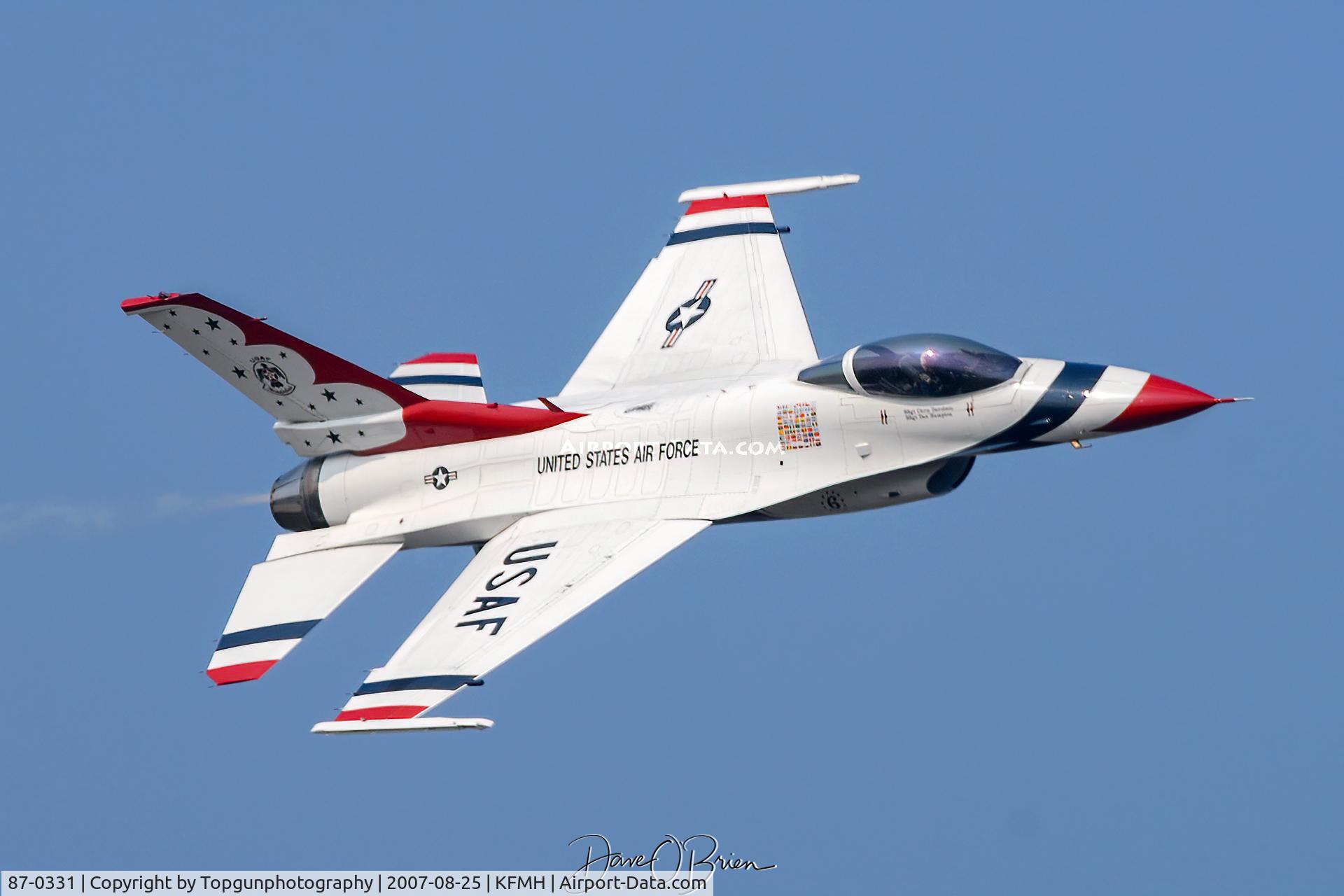 87-0331, General Dynamics F-16C Fighting Falcon C/N 5C-592, opposing solo in from the left