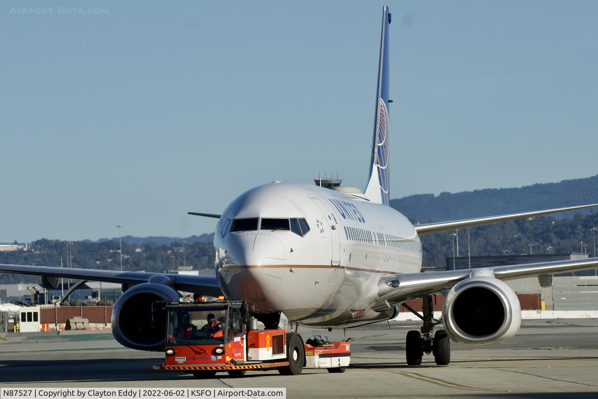 N87527, 2010 Boeing 737-824 C/N 38701, SFO 2022.