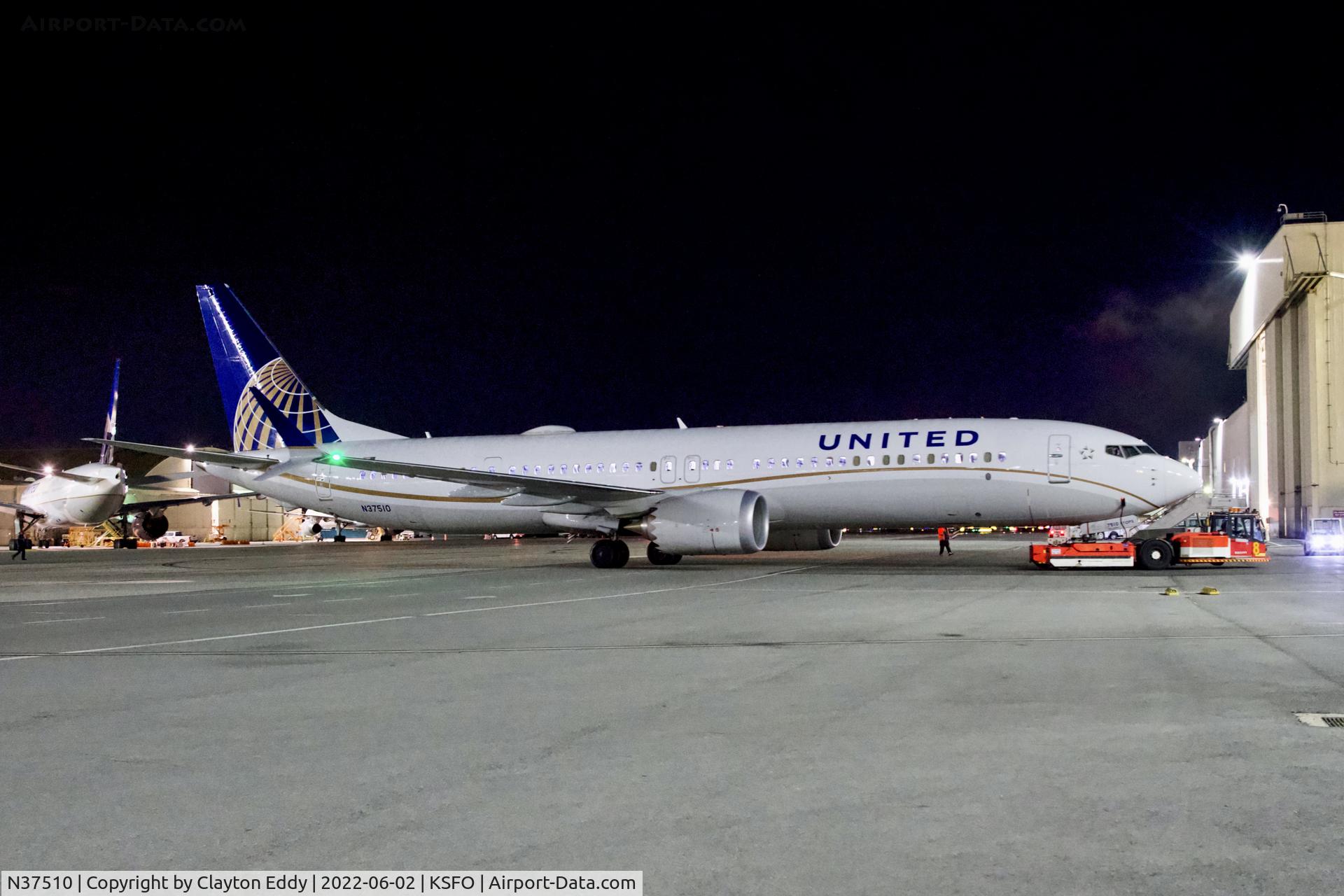 N37510, 2019 Boeing 737-9 MAX C/N 43445, SFO 2022.