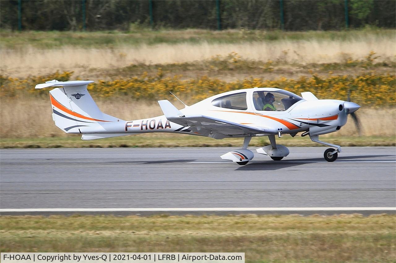 F-HOAA, Diamond DA-40 Diamond Star C/N D4.148, Diamond DA-40 Diamond Star, Touch and go rwy 07R, Brest-Bretagne Airport (LFRB-BES)
