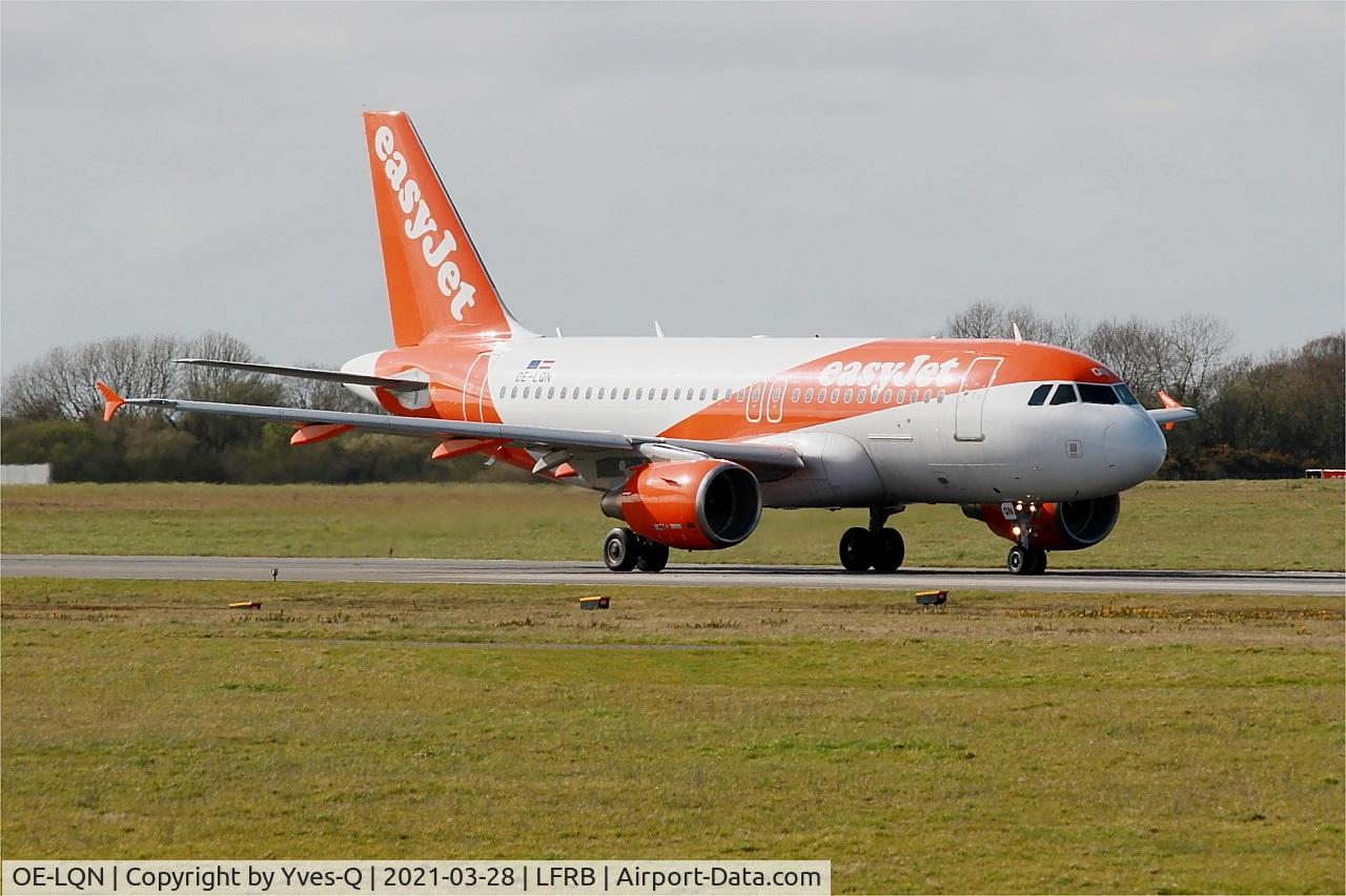 OE-LQN, 2008 Airbus A319-111 C/N 3735, Airbus A319-111, Taxiing rwy 25L, Brest-Bretagne airport (LFRB-BES)