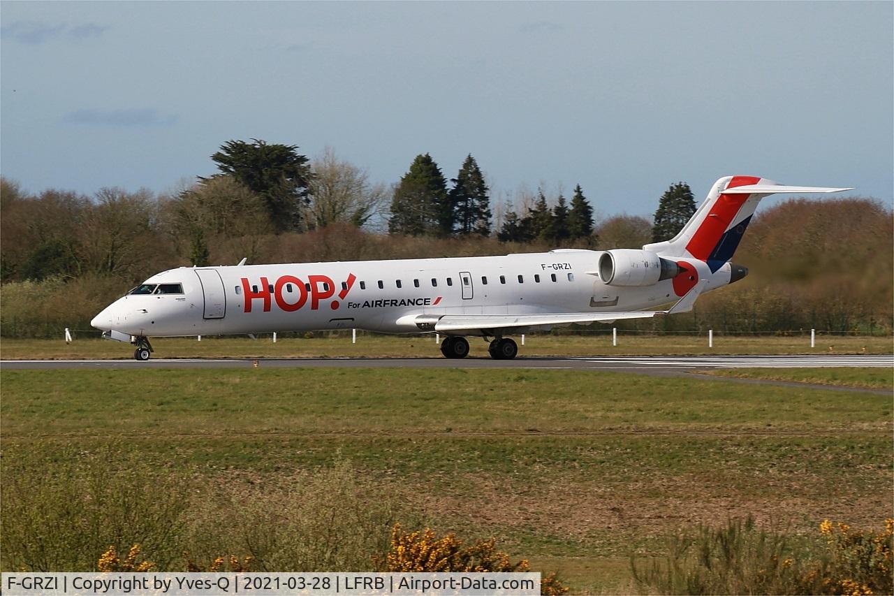F-GRZI, Canadair CRJ-702 (CL-600-2C10) Regional Jet C/N 10093, Canadair Regional Jet CRJ-702, Take off run rwy 25L, Brest-Bretagne Airport (LFRB-BES)