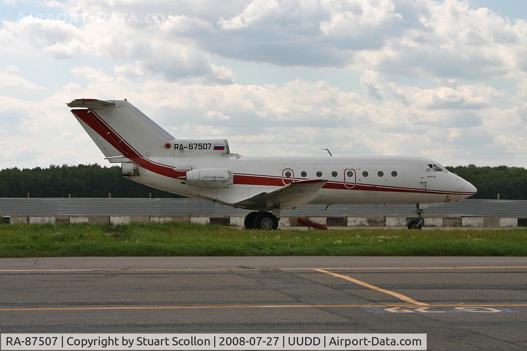 RA-87507, 1975 Yakovlev Yak-40 C/N 40-09, Tsentr-Avia