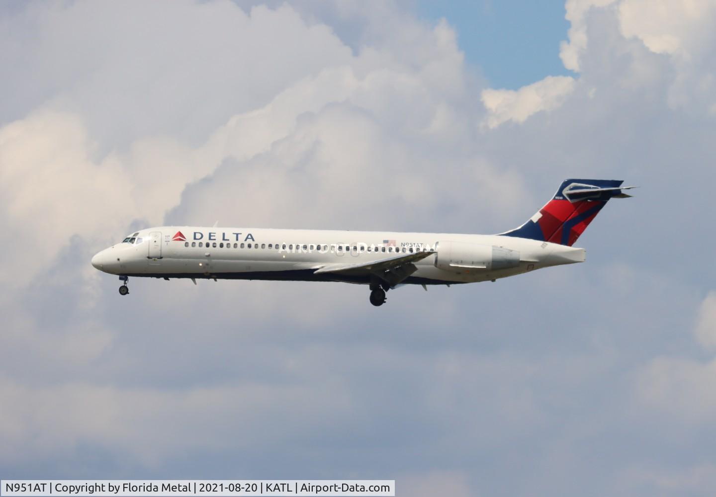 N951AT, 2000 Boeing 717-200 C/N 55013, ATL 2021