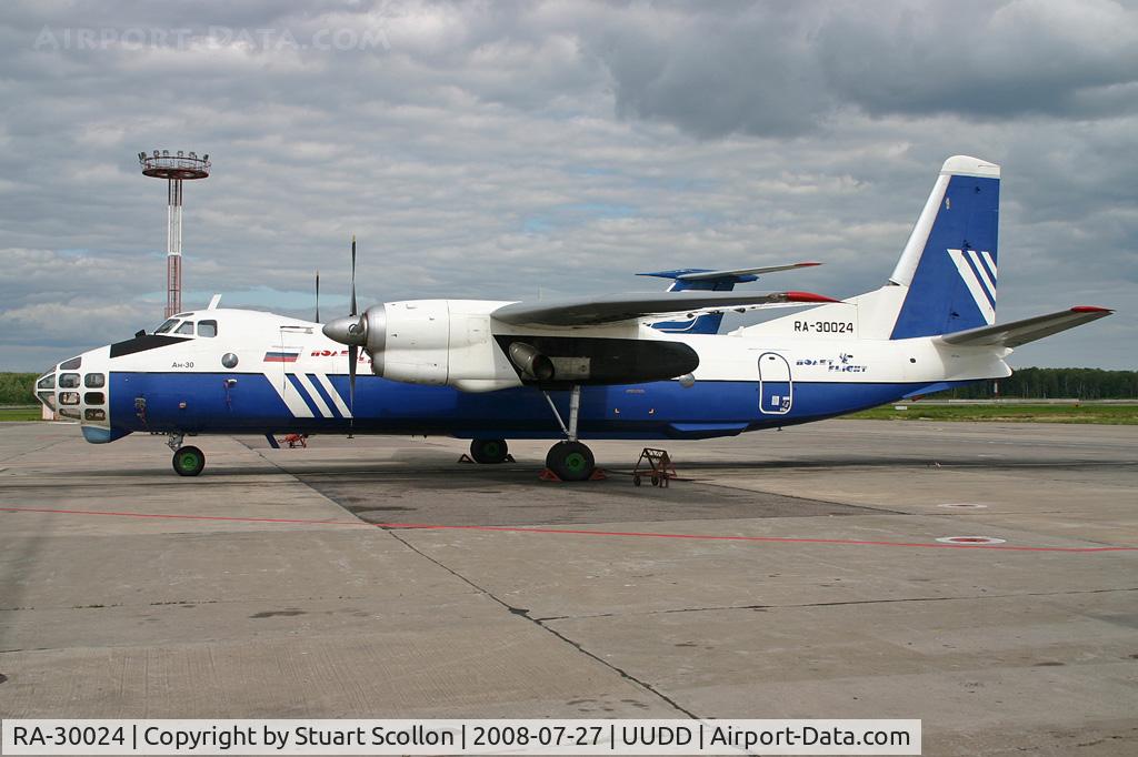 RA-30024, 1974 Antonov An-30 C/N 0502, Polet