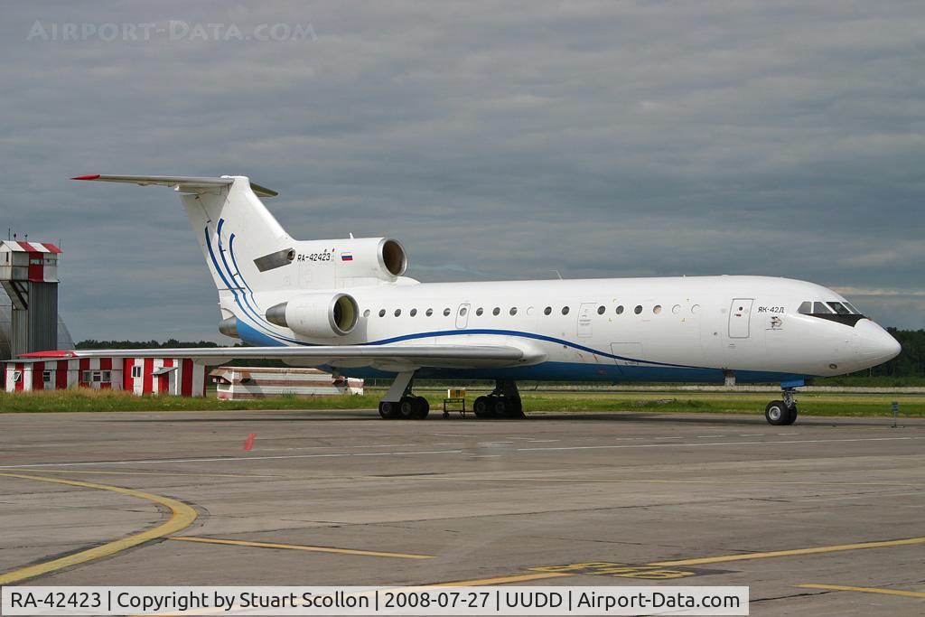 RA-42423, 1992 Yakovlev Yak-42D C/N 4216606, Tsentr-Avia