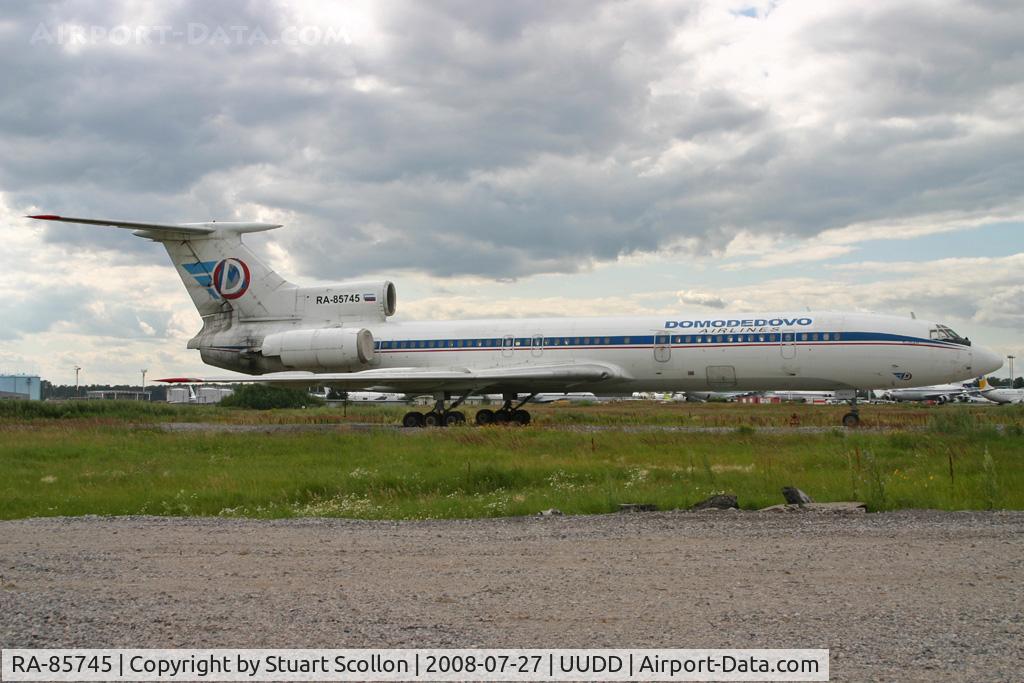 RA-85745, 1992 Tupolev Tu-154M C/N 92A928, Domodedovo