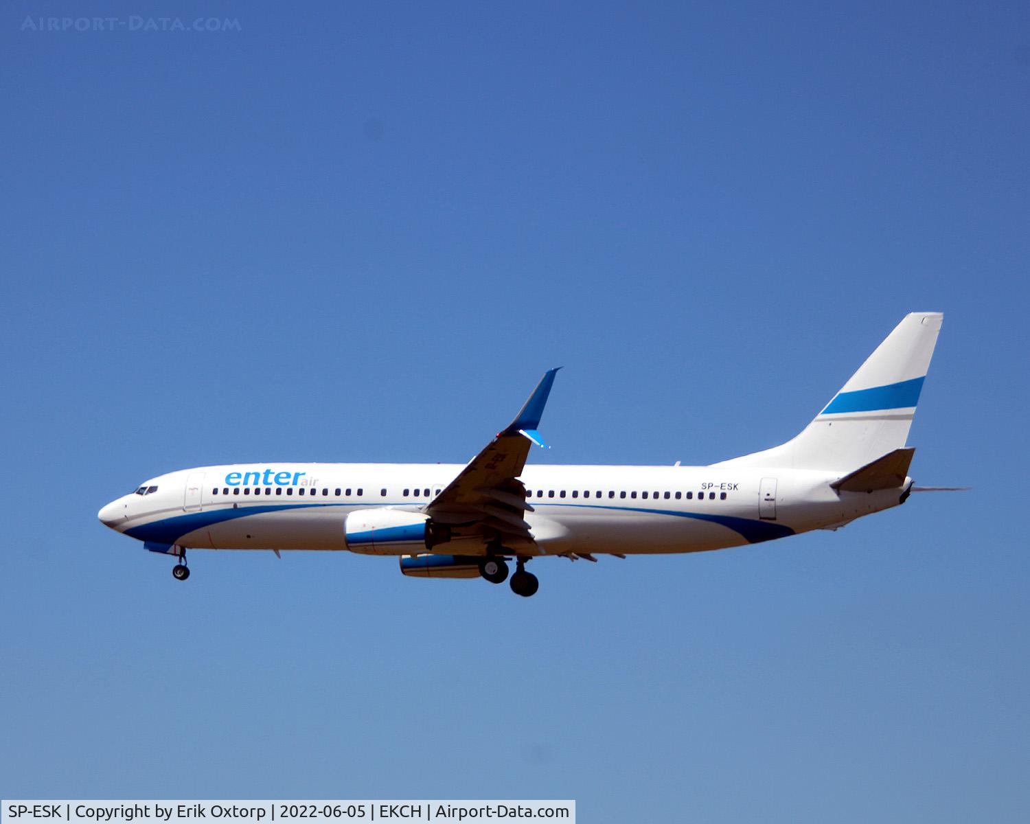 SP-ESK, 2003 Boeing 737-8Q8 C/N 30693, SP-ESK landing rw 22L