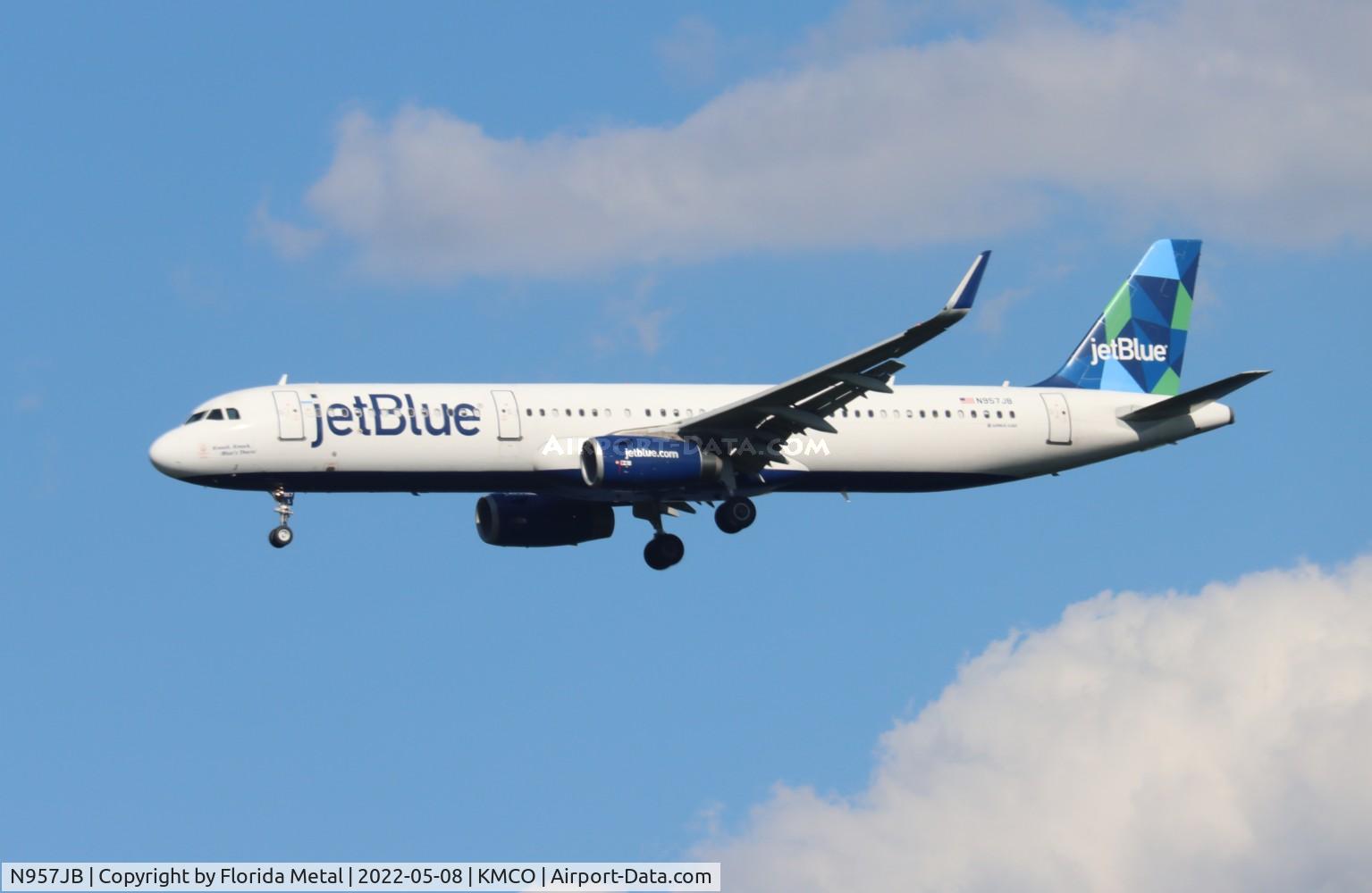 N957JB, 2015 Airbus A321-231 C/N 6809, MCO 2022