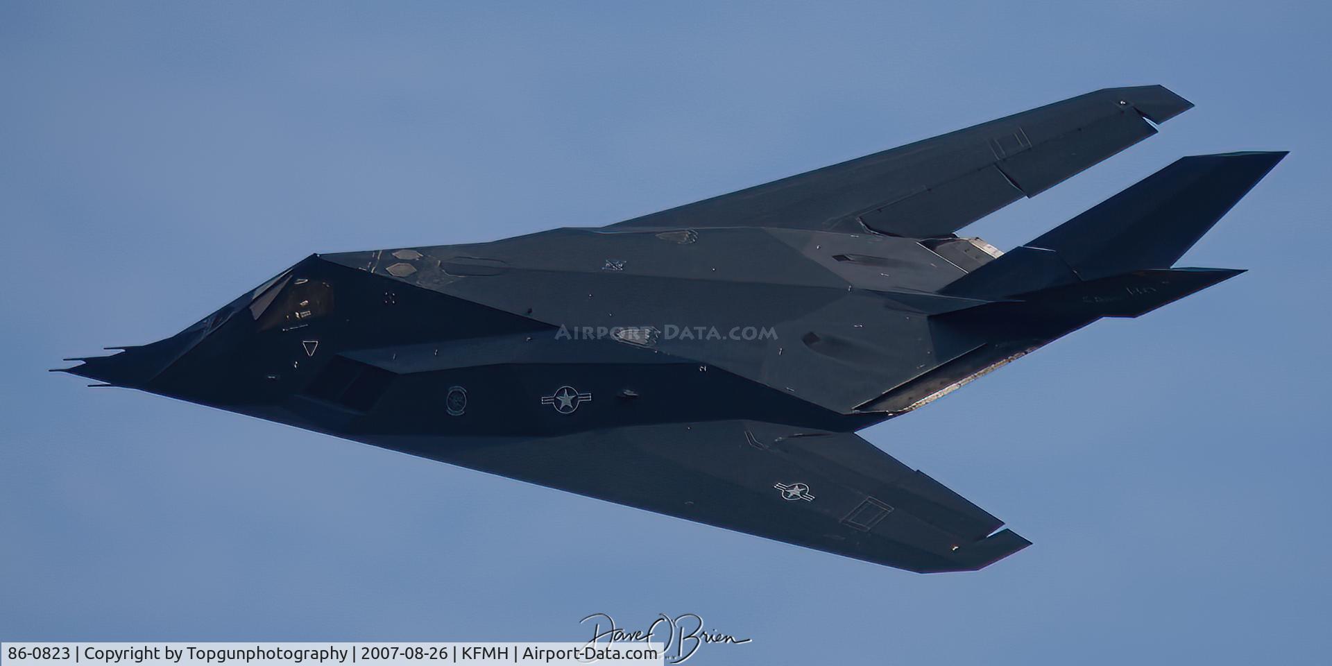 86-0823, 1986 Lockheed F-117A Nighthawk C/N A.4061, F-117 Demo making a pass