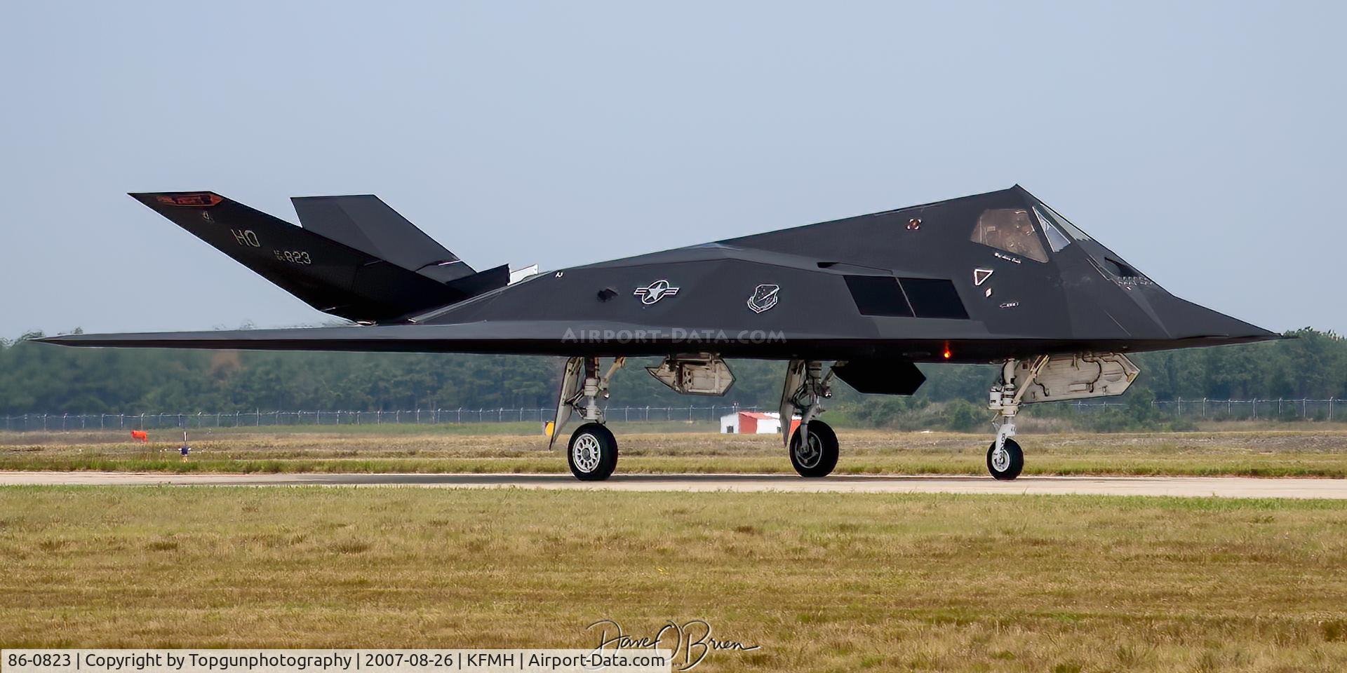 86-0823, 1986 Lockheed F-117A Nighthawk C/N A.4061, F-117 demo taxis back
