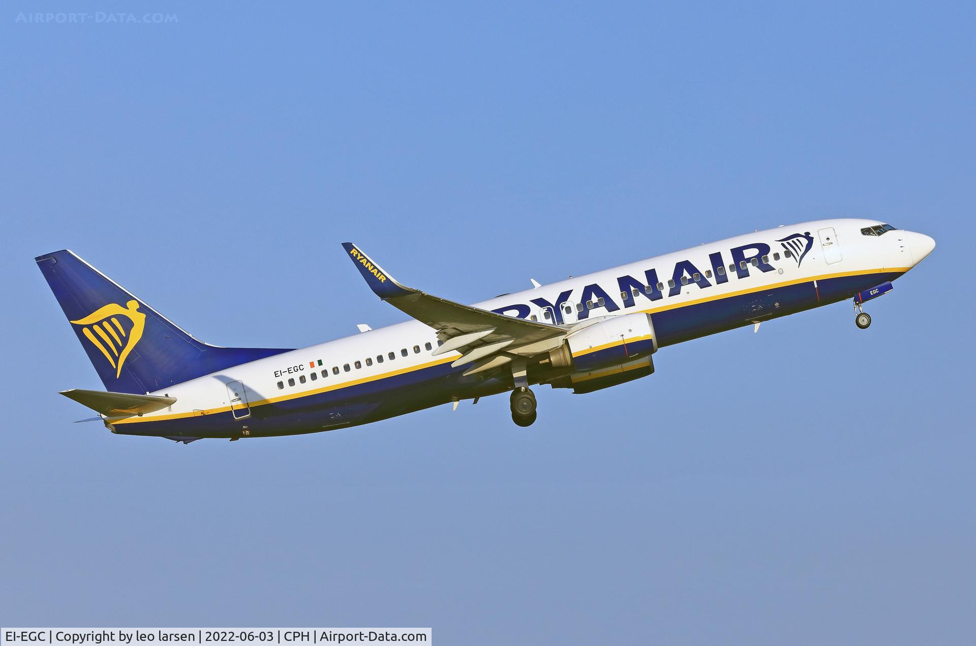 EI-EGC, 2009 Boeing 737-8AS C/N 38492, Copenhagen 3.6.2022