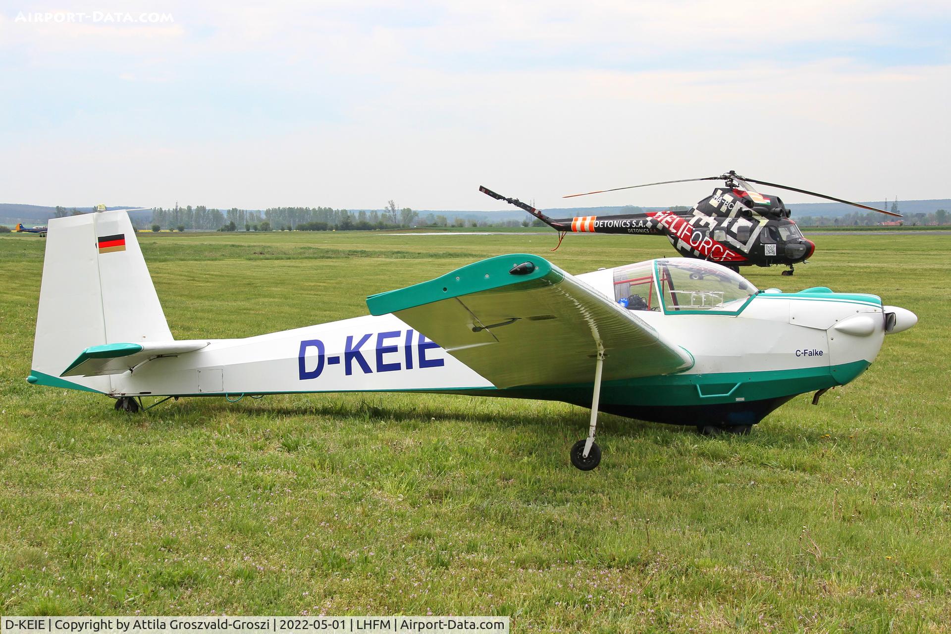 D-KEIE, Scheibe SF-25C Falke C/N 4494, LHFM - Fertöszentmiklós, Meidl Airport, Hungary. SKYVIEW West Hungarian Airshow 2022