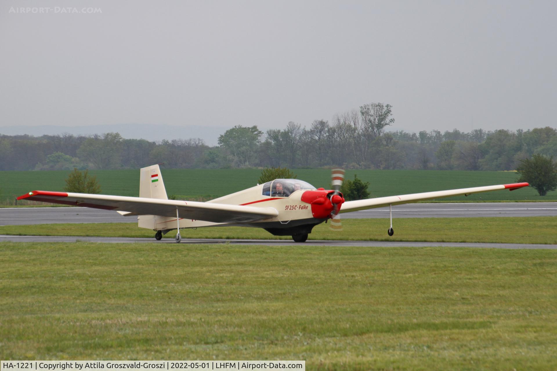 HA-1221, Scheibe SF-25C Falke C/N 4235, LHFM - Fertöszentmiklós, Meidl Airport, Hungary. SKYVIEW West Hungarian Airshow 2022