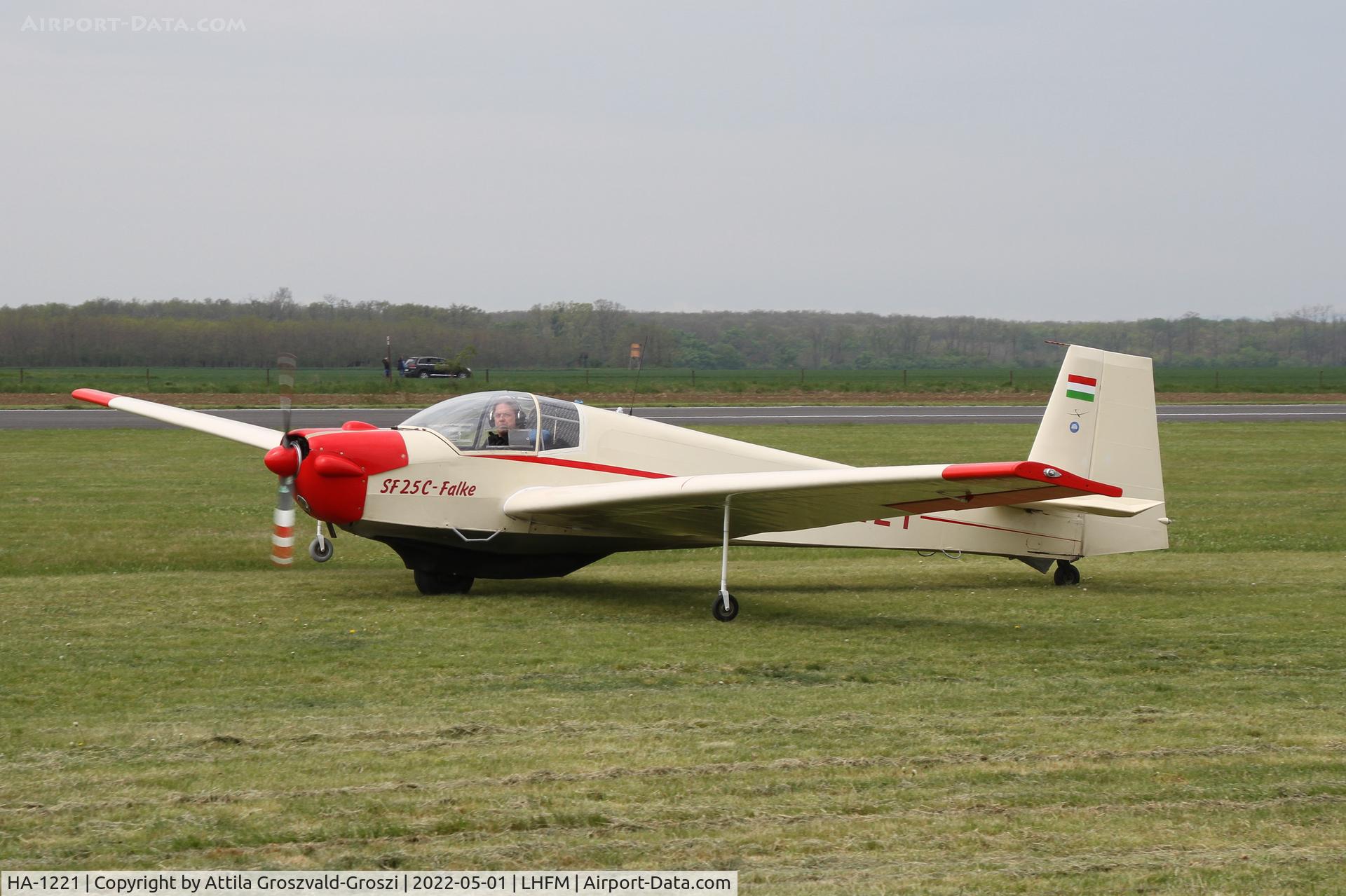 HA-1221, Scheibe SF-25C Falke C/N 4235, LHFM - Fertöszentmiklós, Meidl Airport, Hungary. SKYVIEW West Hungarian Airshow 2022