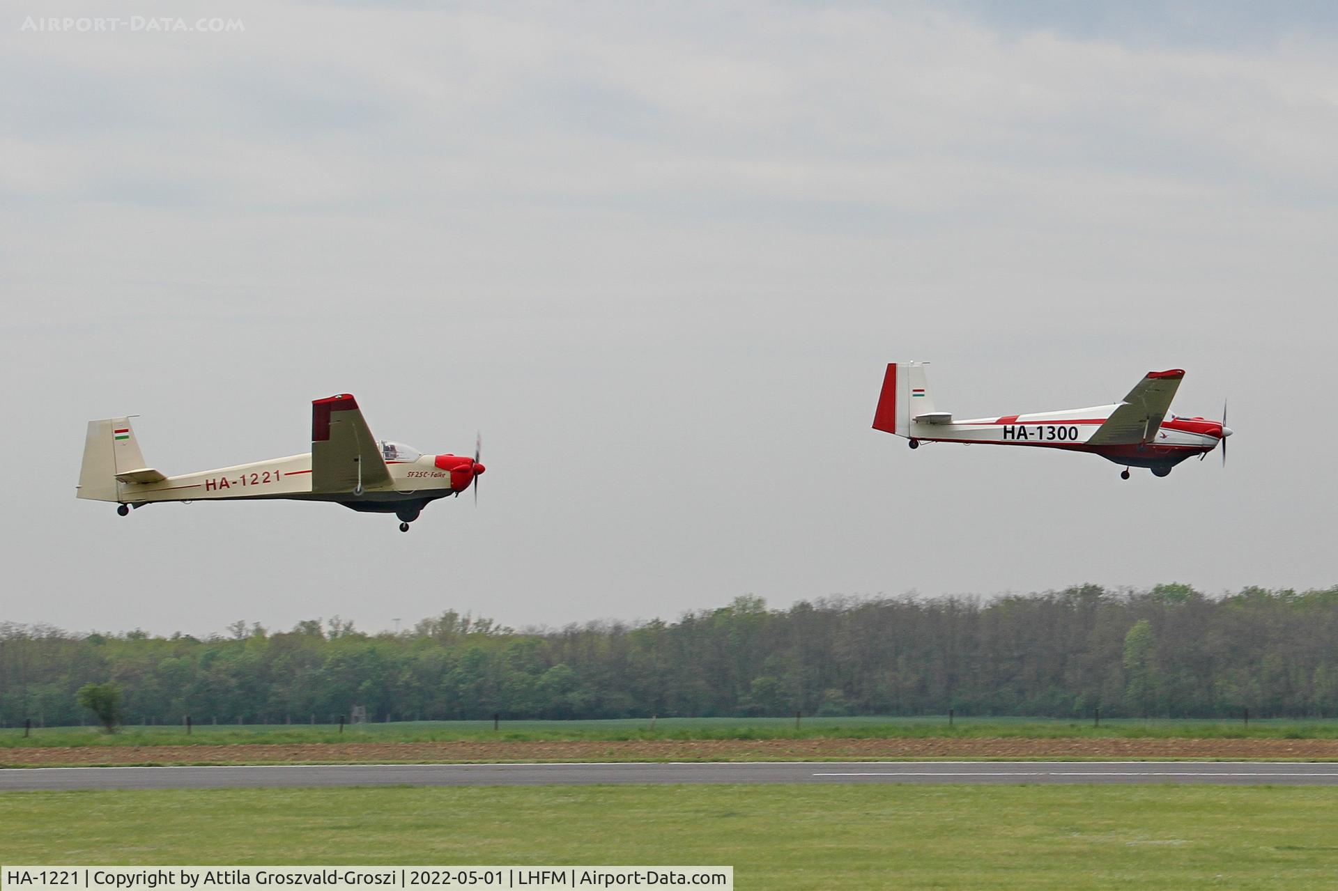 HA-1221, Scheibe SF-25C Falke C/N 4235, LHFM - Fertöszentmiklós, Meidl Airport, Hungary. SKYVIEW West Hungarian Airshow 2022