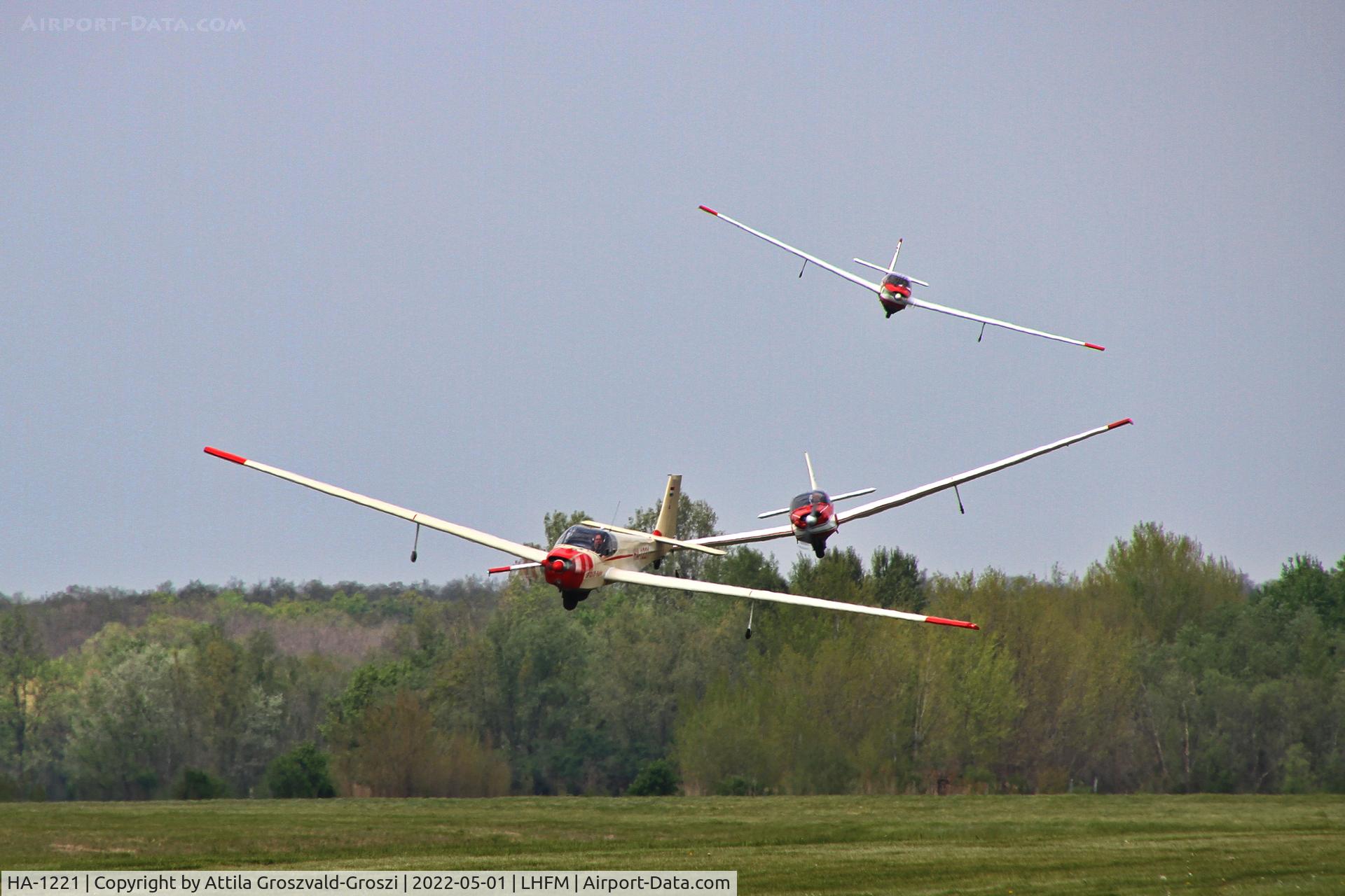 HA-1221, Scheibe SF-25C Falke C/N 4235, LHFM - Fertöszentmiklós, Meidl Airport, Hungary. SKYVIEW West Hungarian Airshow 2022