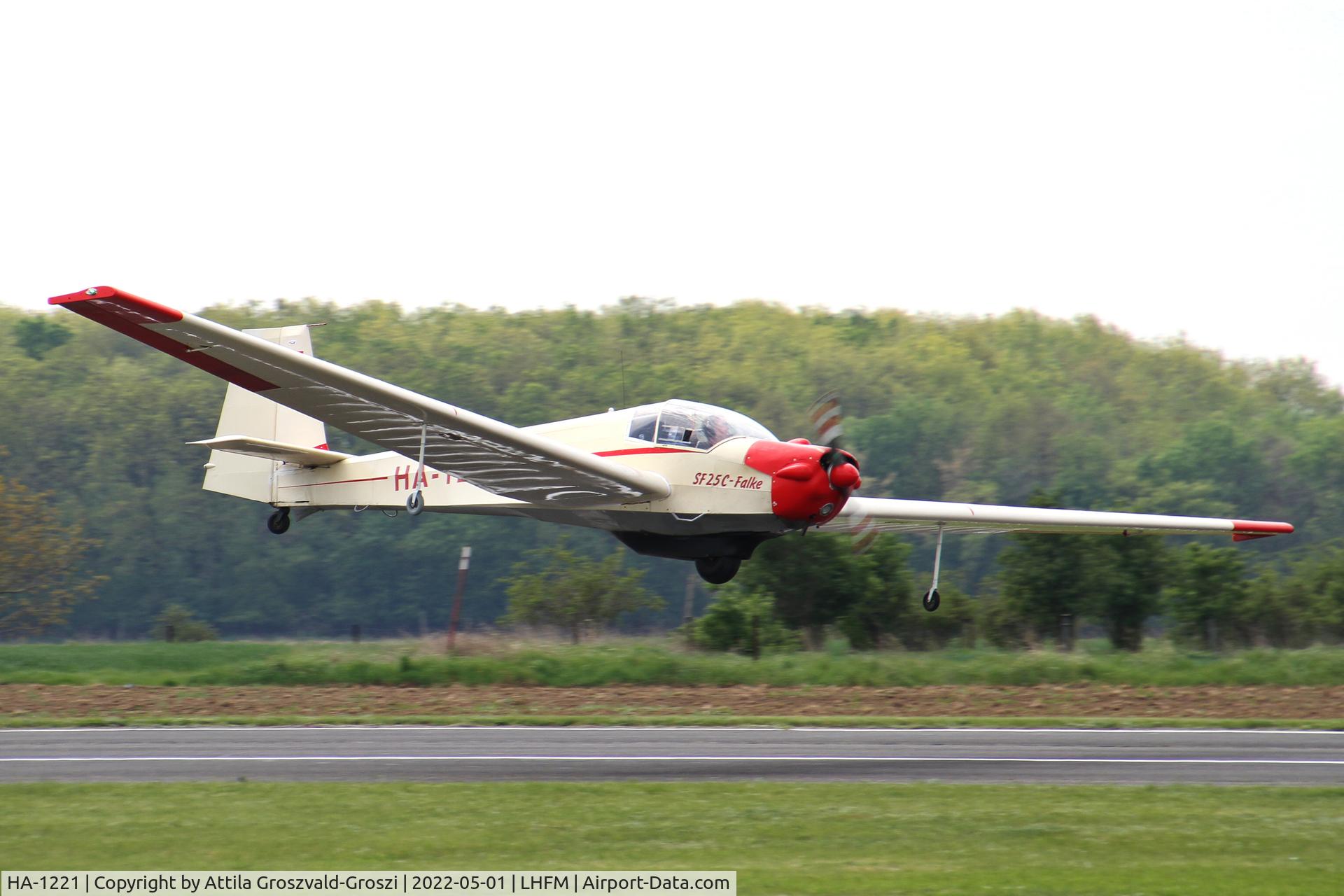 HA-1221, Scheibe SF-25C Falke C/N 4235, LHFM - Fertöszentmiklós, Meidl Airport, Hungary. SKYVIEW West Hungarian Airshow 2022