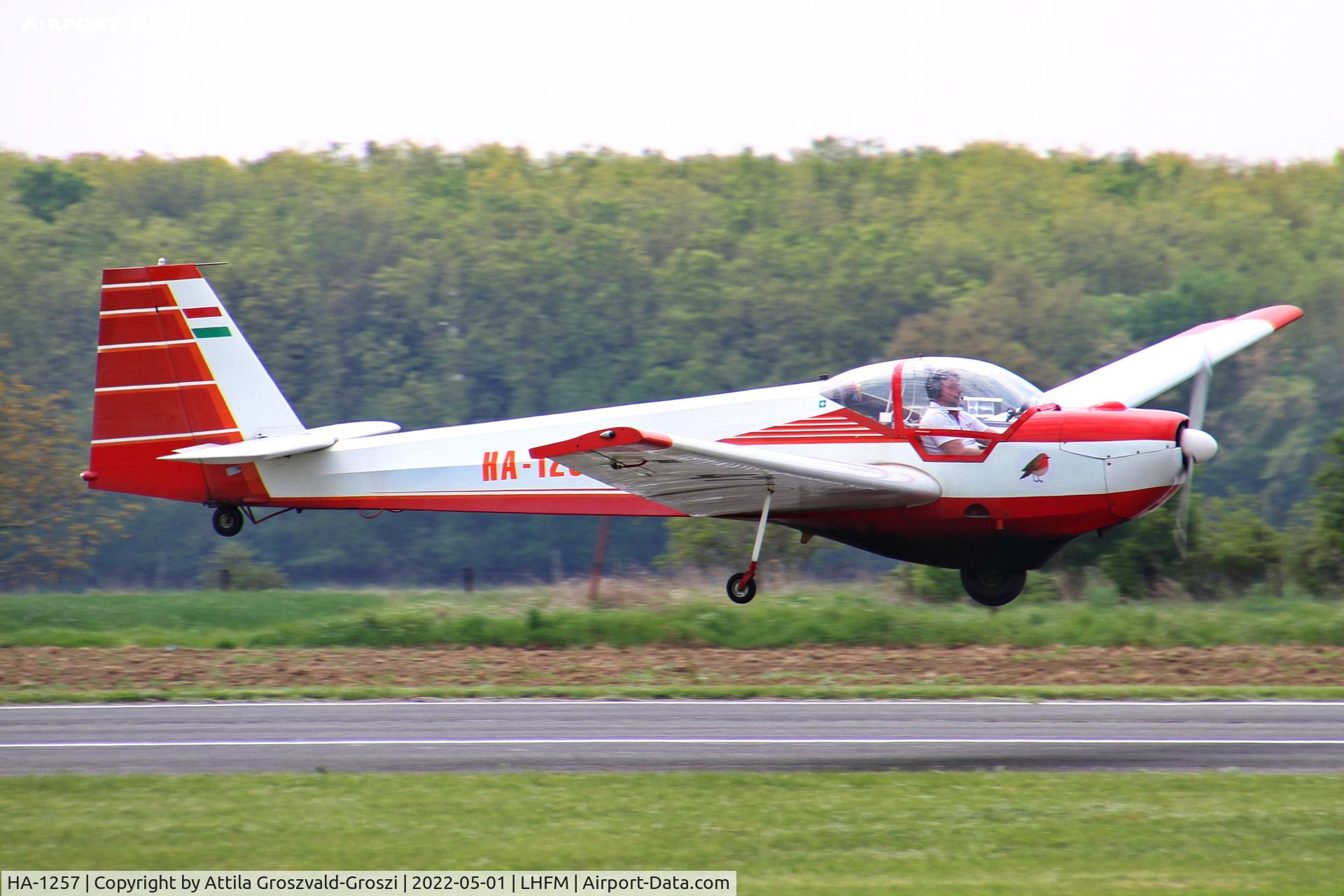 HA-1257, 1988 Scheibe SF-25C Falke 2000 C/N 44455, LHFM - Fertöszentmiklós, Meidl Airport, Hungary. SKYVIEW West Hungarian Airshow 2022