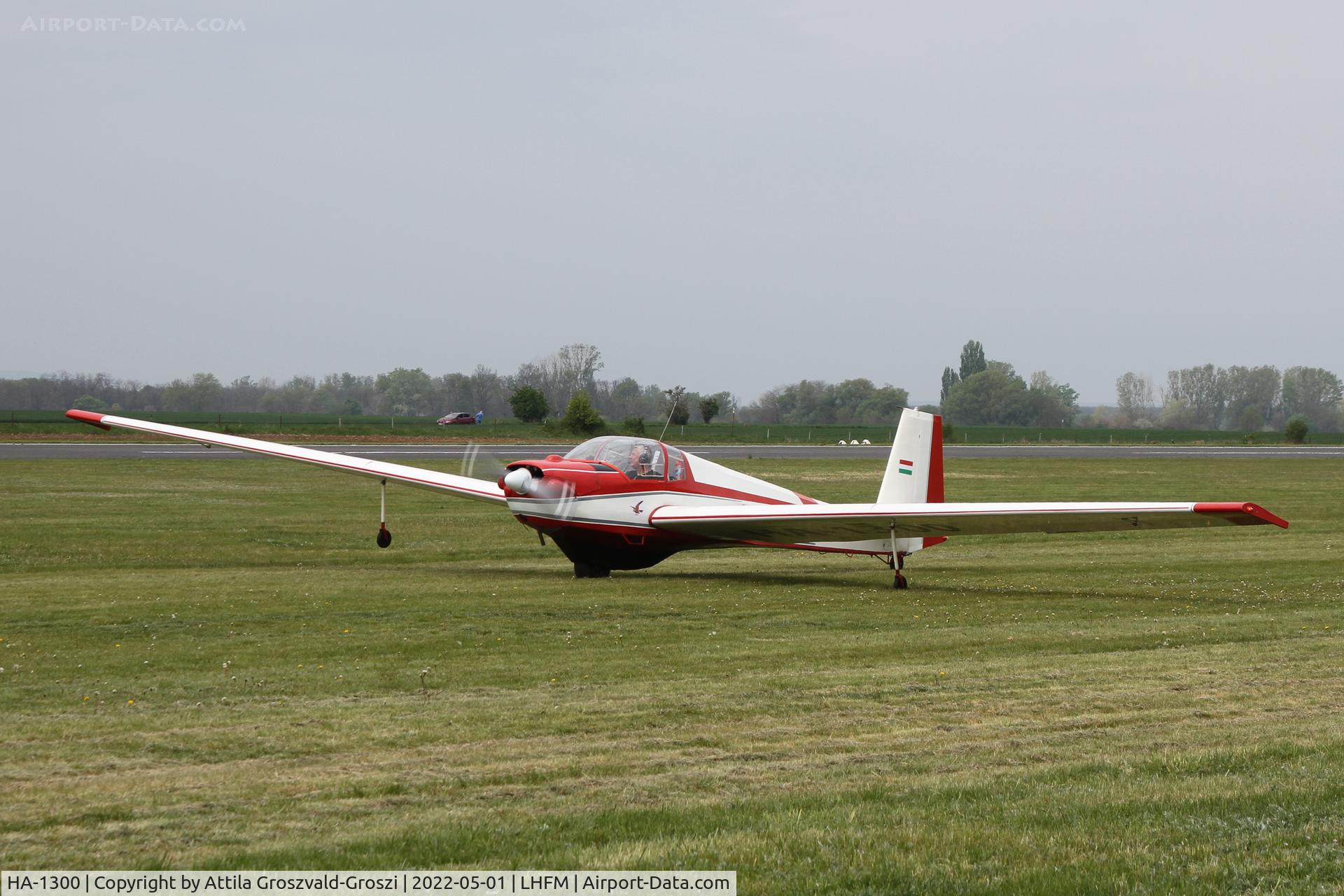 HA-1300, 1973 Scheibe SF-25D Falke C/N 4464, LHFM - Fertöszentmiklós, Meidl Airport, Hungary. SKYVIEW West Hungarian Airshow 2022
