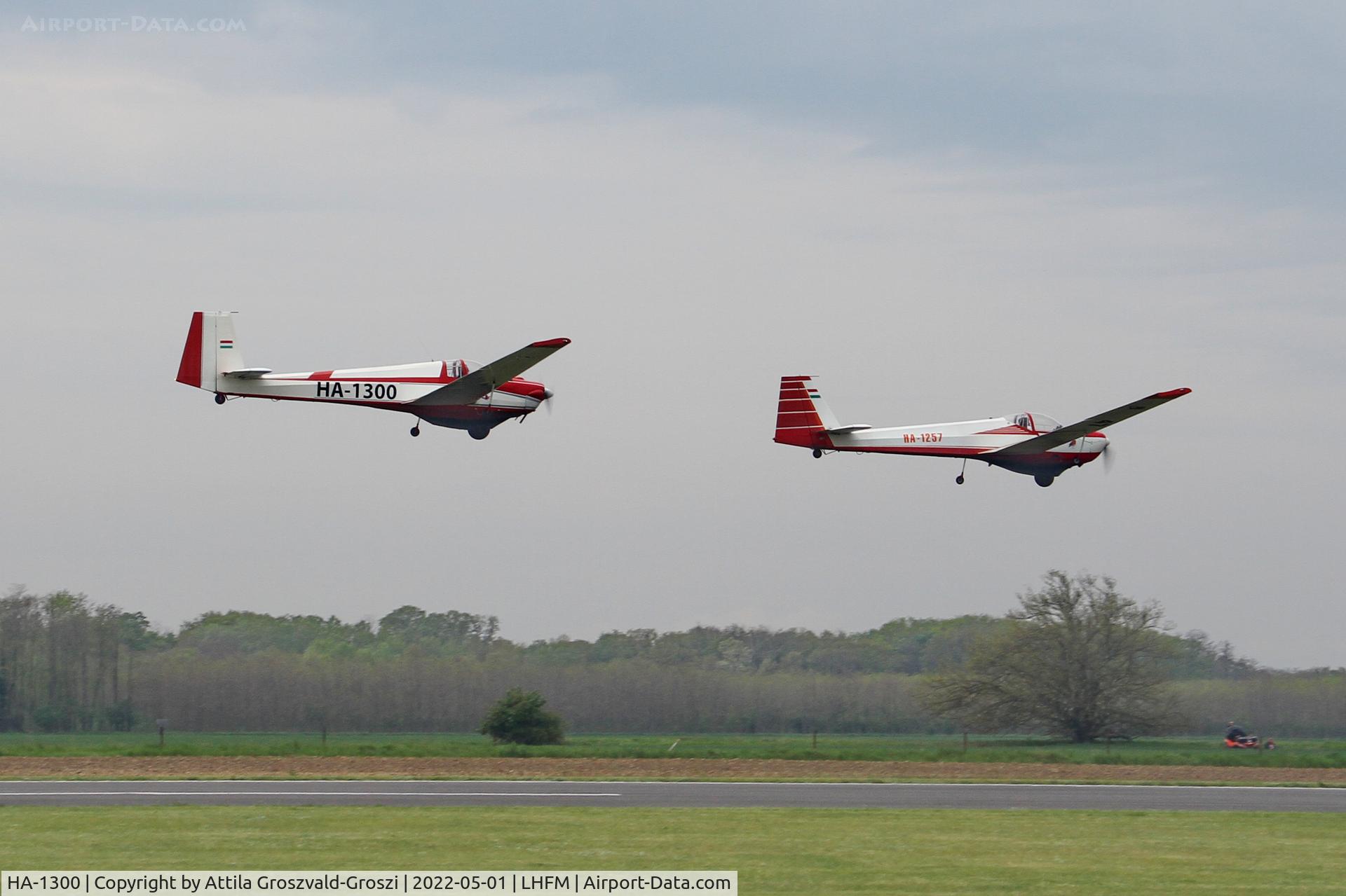 HA-1300, 1973 Scheibe SF-25D Falke C/N 4464, LHFM - Fertöszentmiklós, Meidl Airport, Hungary. SKYVIEW West Hungarian Airshow 2022