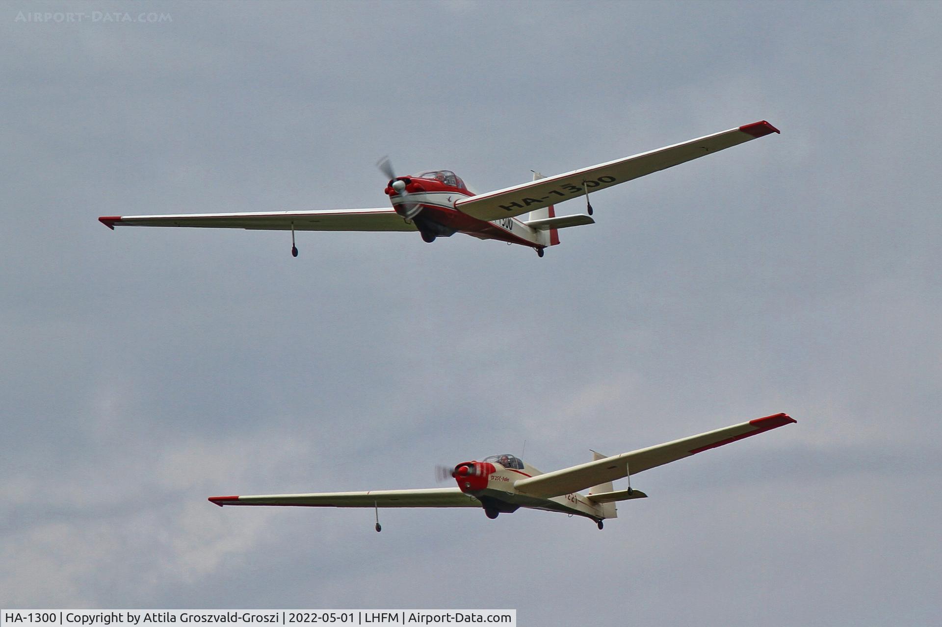 HA-1300, 1973 Scheibe SF-25D Falke C/N 4464, LHFM - Fertöszentmiklós, Meidl Airport, Hungary. SKYVIEW West Hungarian Airshow 2022