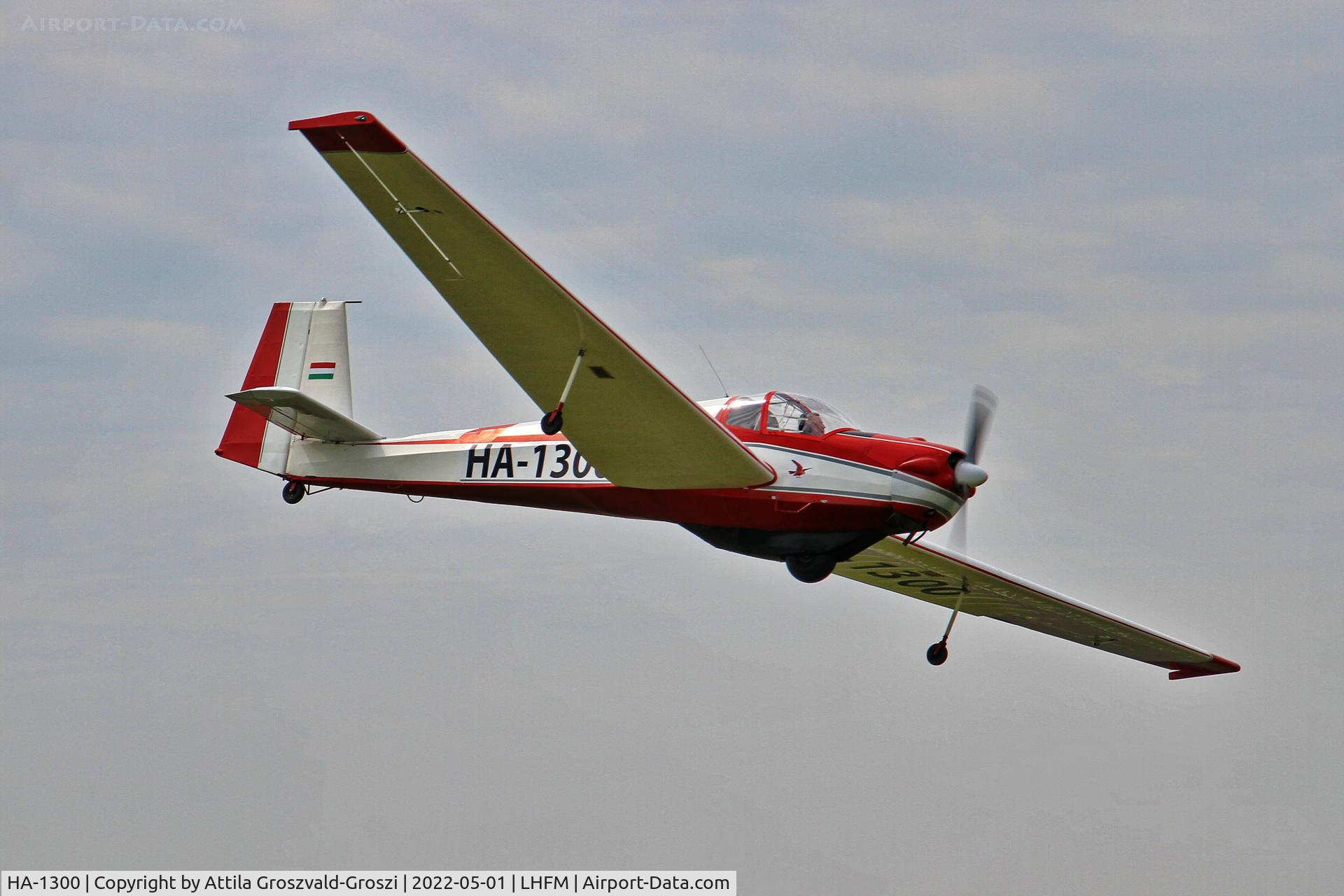 HA-1300, 1973 Scheibe SF-25D Falke C/N 4464, LHFM - Fertöszentmiklós, Meidl Airport, Hungary. SKYVIEW West Hungarian Airshow 2022