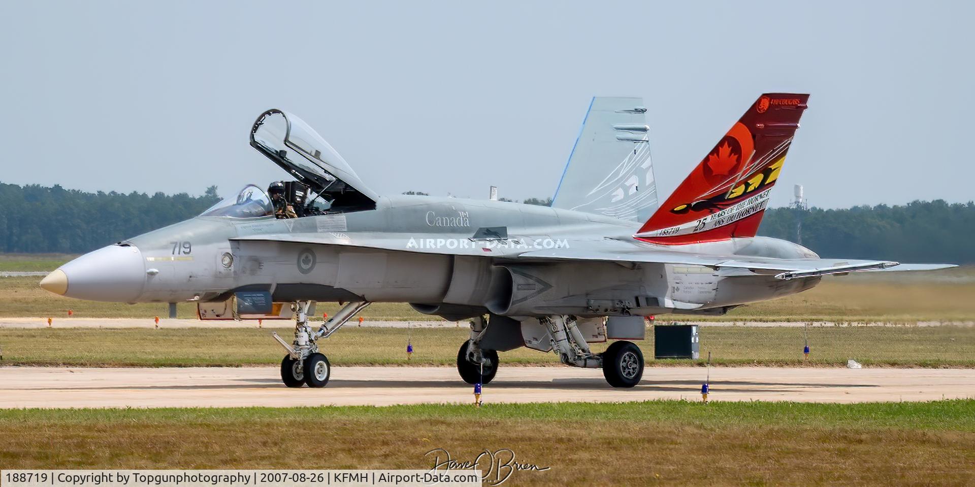 188719, McDonnell Douglas CF-188A Hornet C/N 0178/A139, CF-18 Demo taxis to the active
