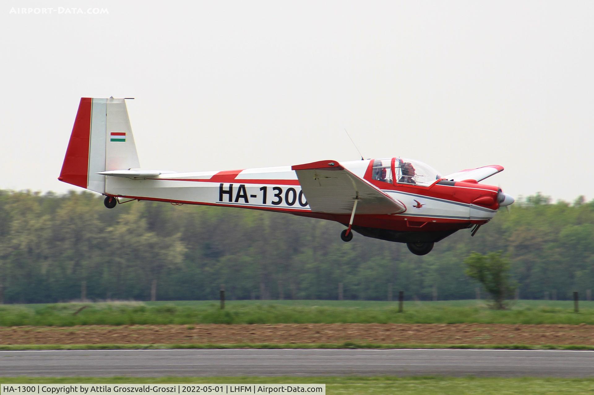 HA-1300, 1973 Scheibe SF-25D Falke C/N 4464, LHFM - Fertöszentmiklós, Meidl Airport, Hungary. SKYVIEW West Hungarian Airshow 2022
