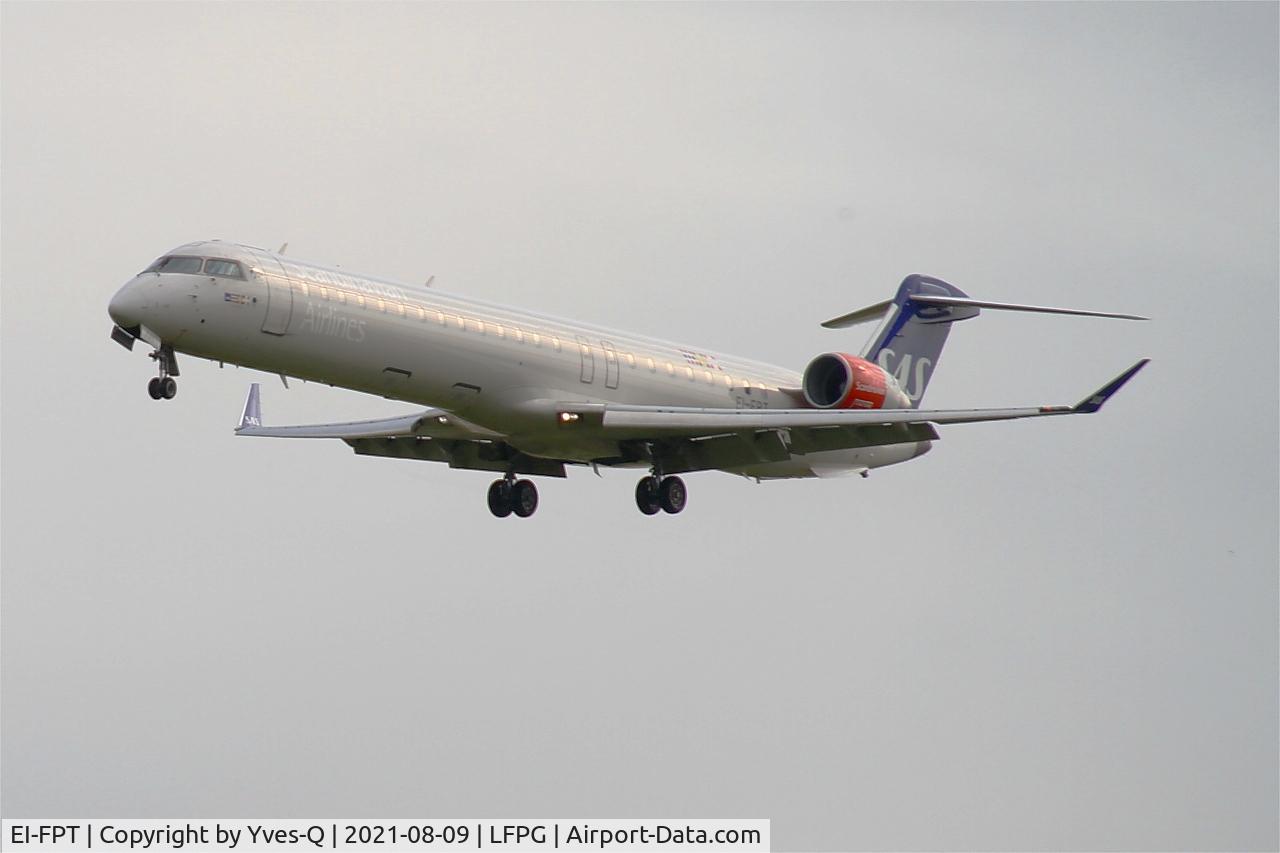 EI-FPT, 2017 Bombardier CRJ-900LR (CL-600-2D24) C/N 15438, Bombardier CRJ-900LR, Short approach Rwy 26L, Roissy Charles De Gaulle Airport (LFPG-CDG)