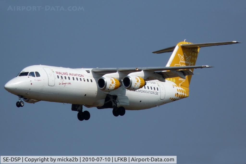 SE-DSP, 1994 British Aerospace Avro 146-RJ100A C/N E3242, Landing