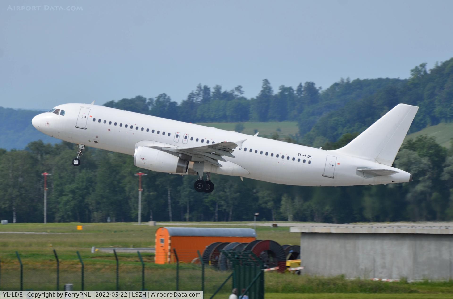 YL-LDE, 2007 Airbus A320-232 C/N 3330, Smartwings A320 operated on behalf of Easyjet