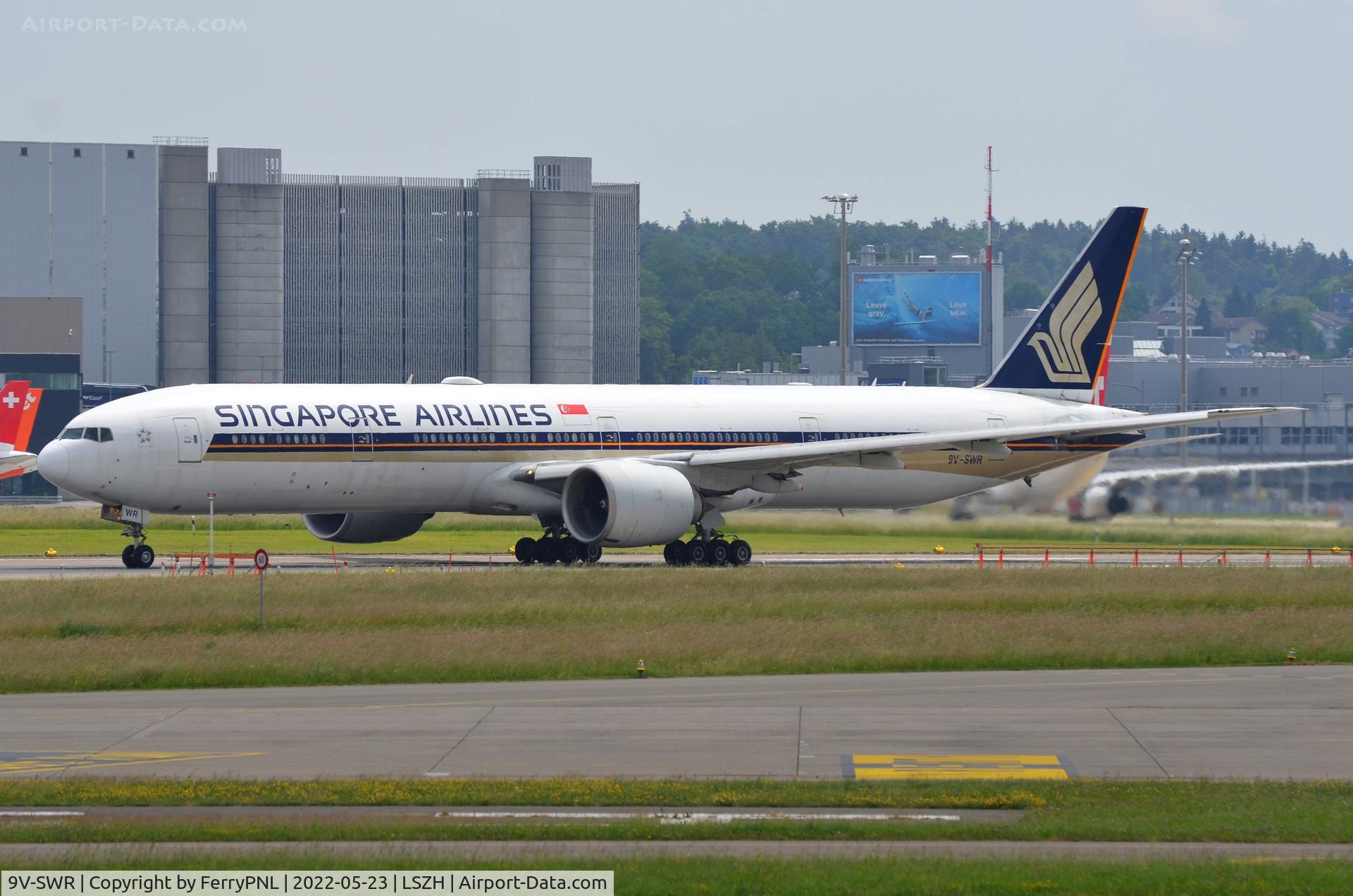 9V-SWR, 2008 Boeing 777-312/ER C/N 34583, Singapore B773 during its take-off run