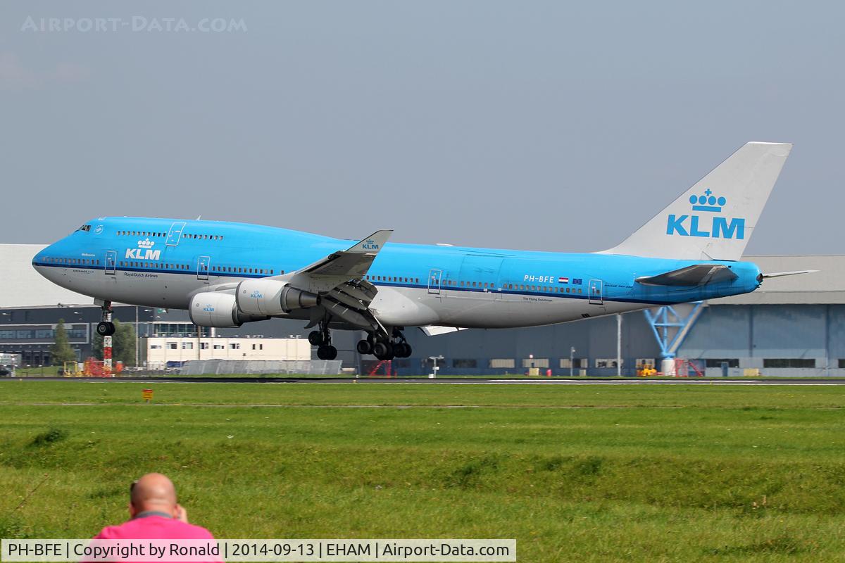 PH-BFE, 1990 Boeing 747-406BC C/N 24201, at spl