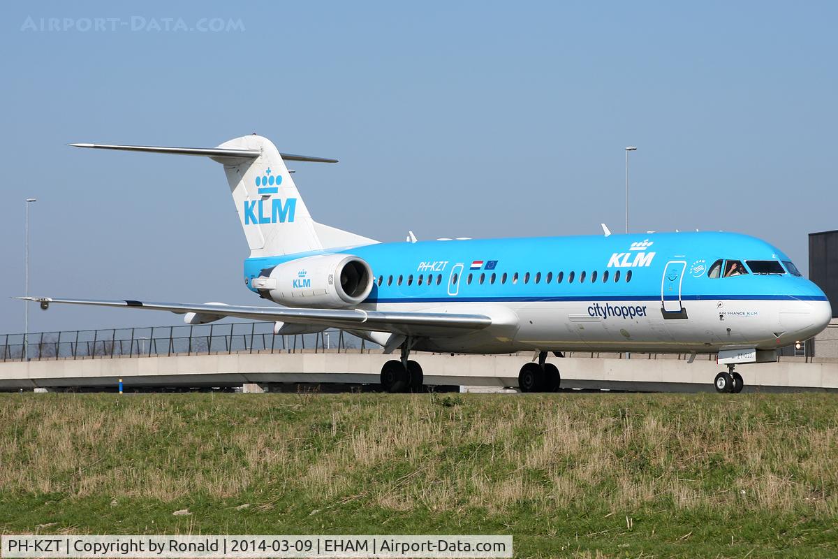 PH-KZT, 1995 Fokker 70 (F-28-0070) C/N 11541, at spl